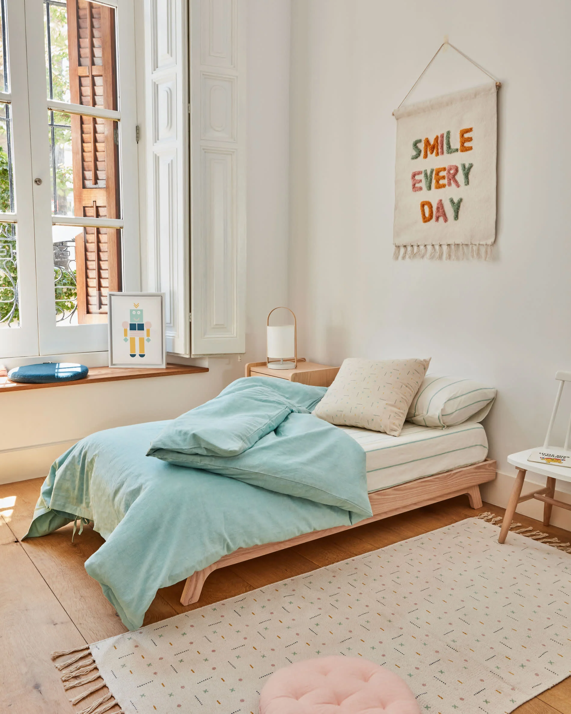 Adelina smile every day wall tapestry, white and multicolour 52 x 60 cm - Image 4