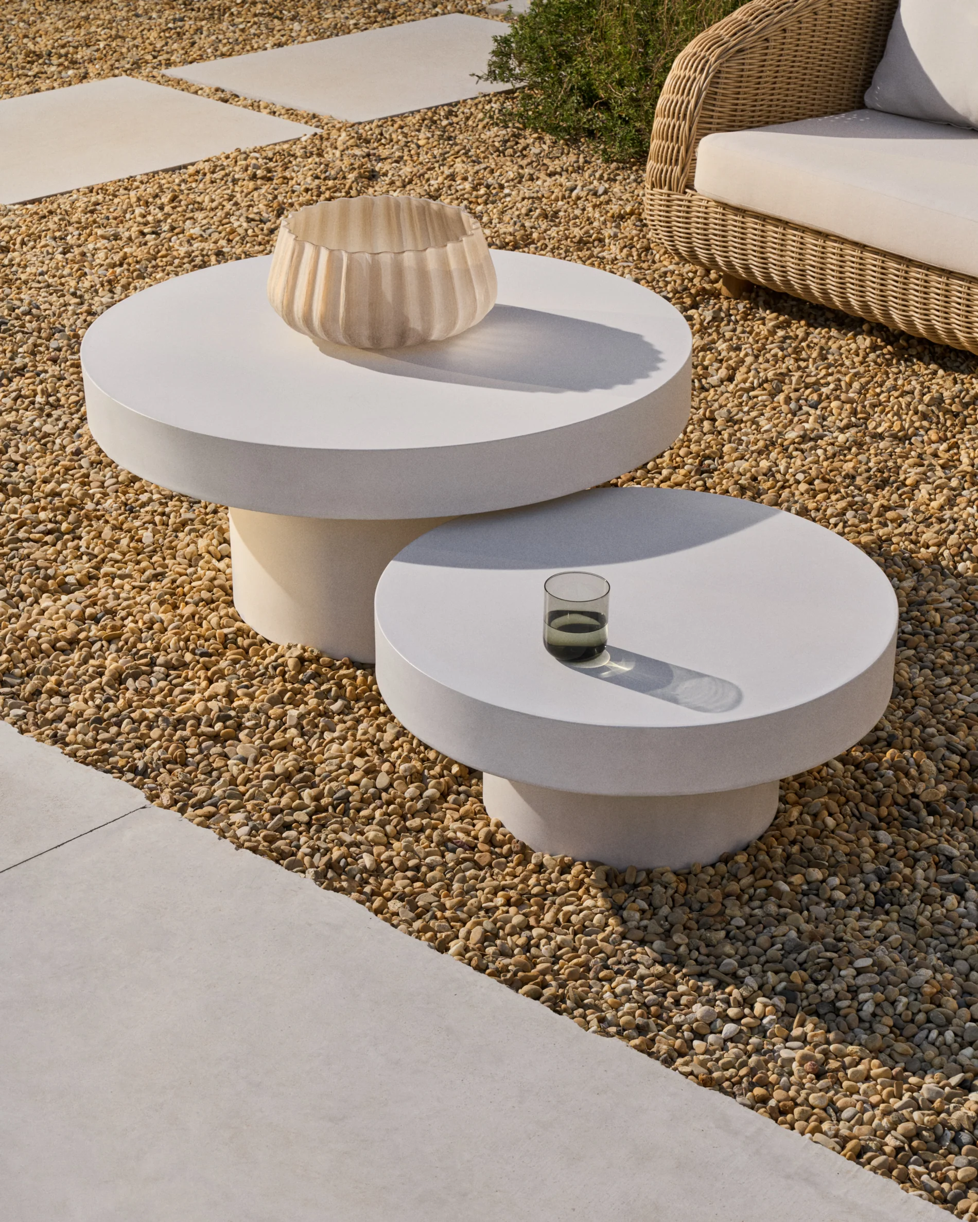 Aiguablava round coffee table in white cement, Ø 90 cm - Image 6