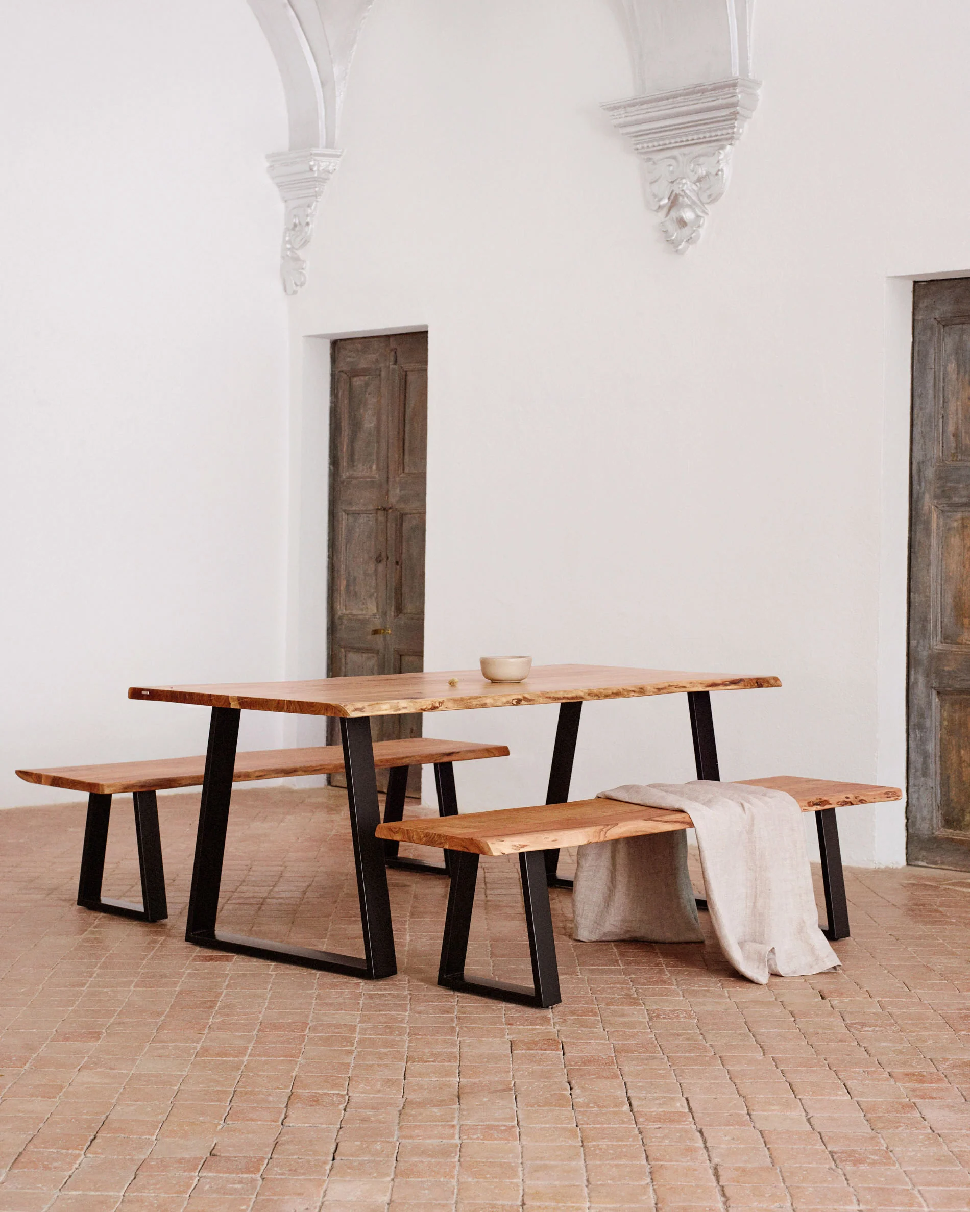 Alaia table in solid acacia wood with natural finish, 220 x 100 cm - Image 2