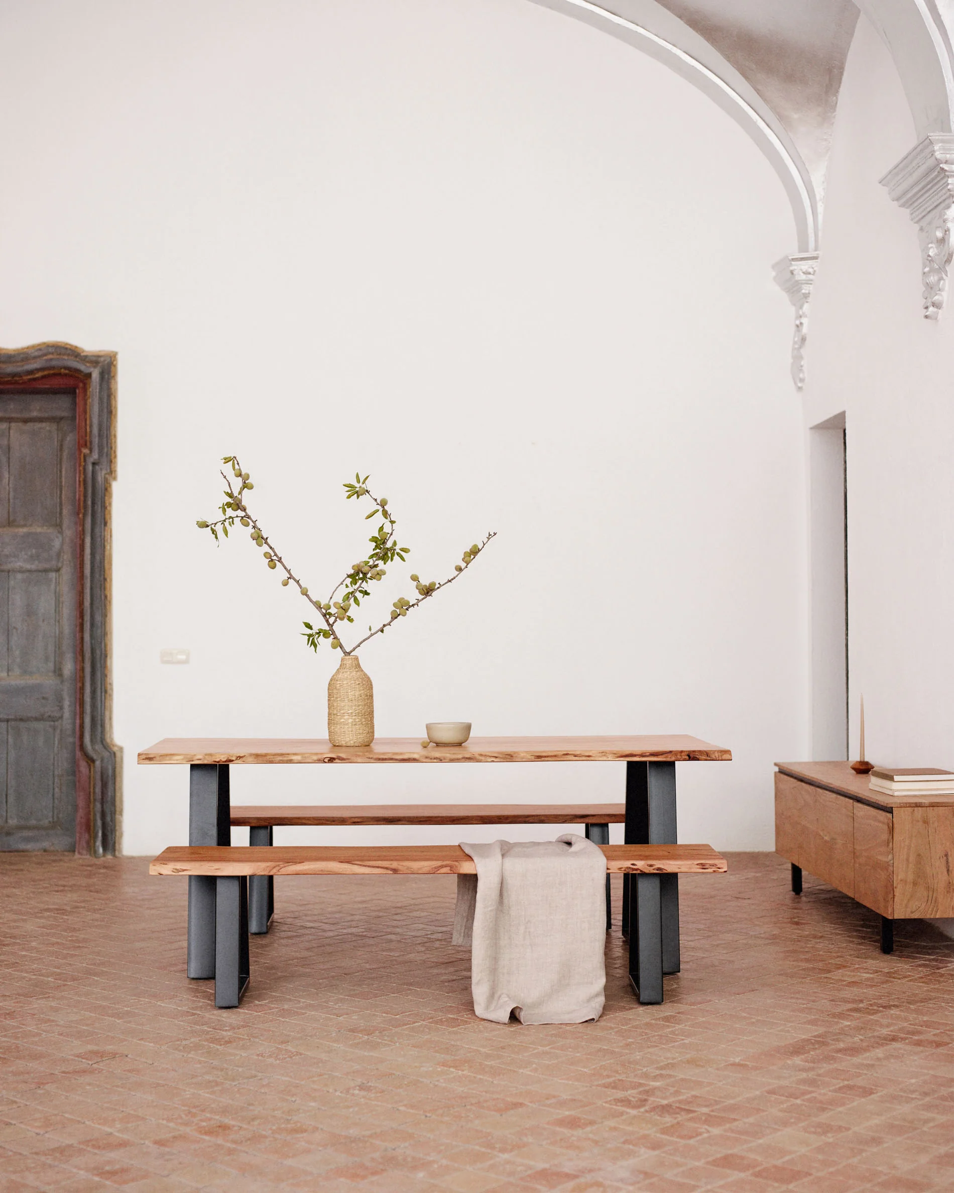 Alaia table in solid acacia wood with natural finish, 220 x 100 cm - Image 6