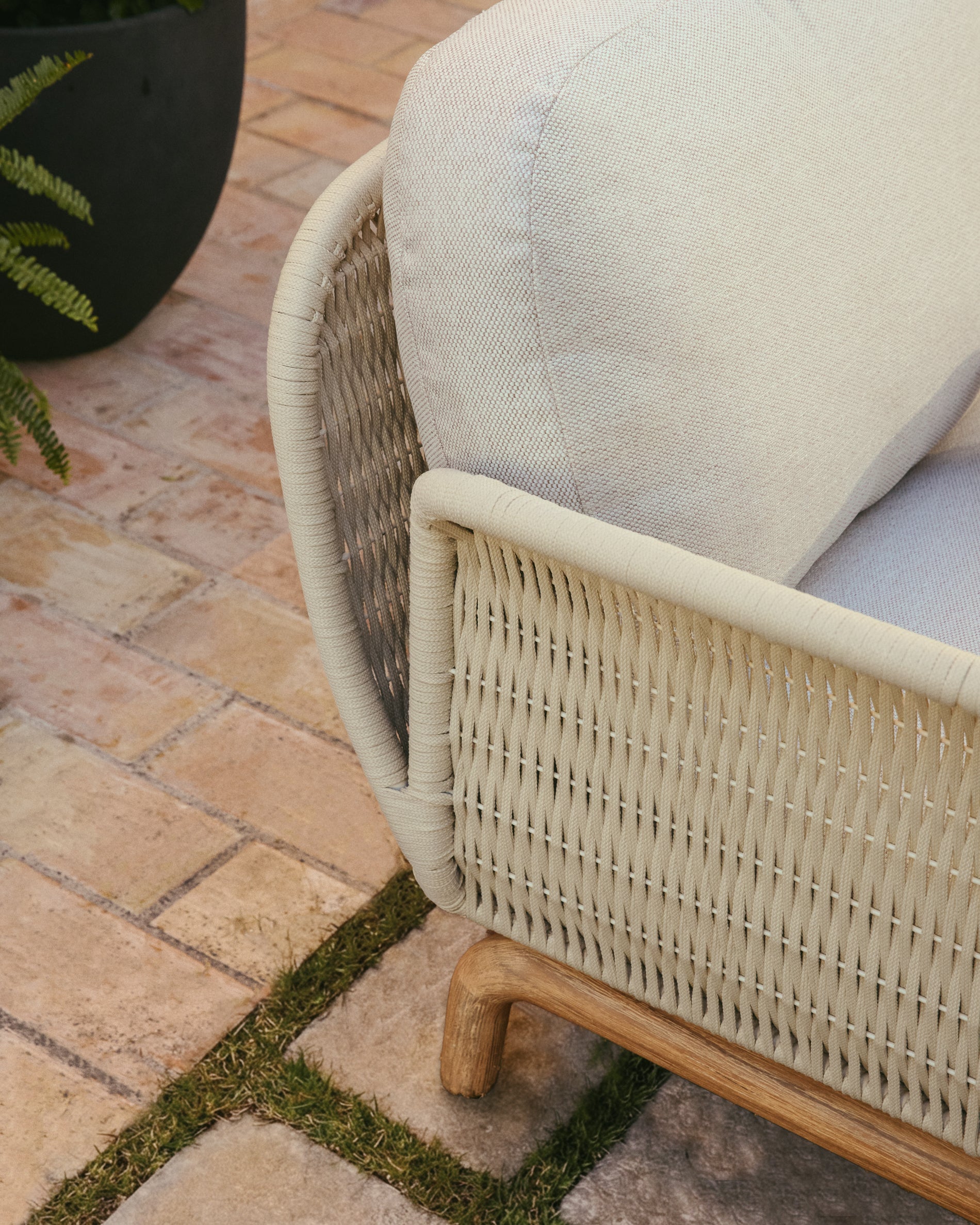 Alipa 2-seater sofa in solid acacia wood and ecru rope cord 165 cm FSC 100% - Image 7