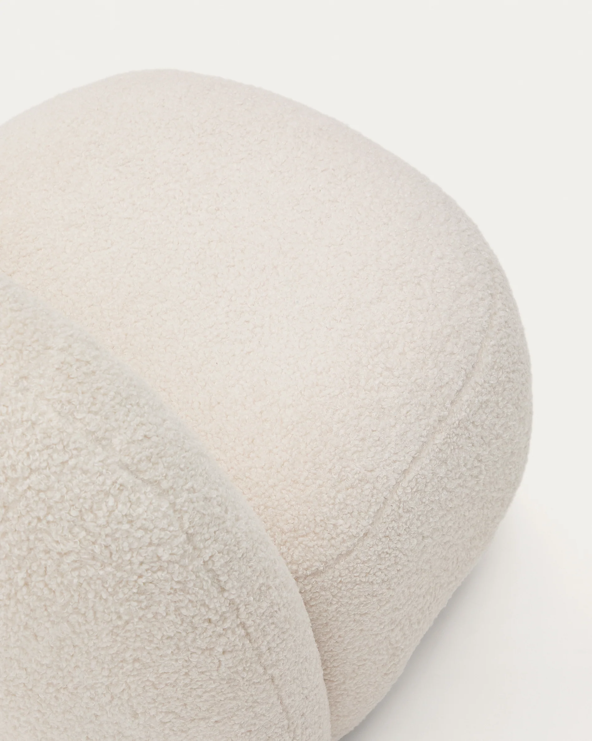 Bucky child’s armchair in white bouclé FSC 100% - Image 4