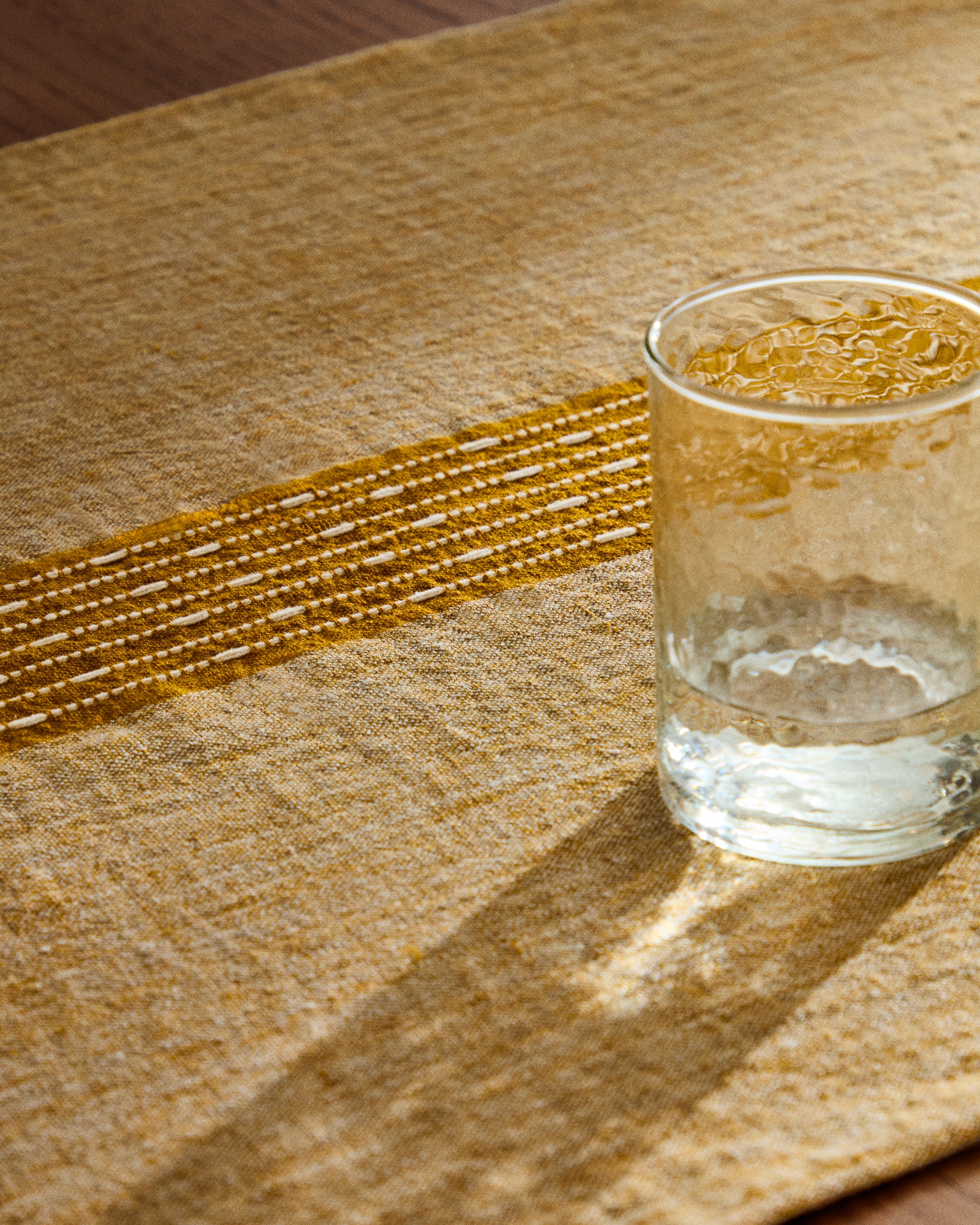 Calena linen jacquard table runner with mustard central stripe 50 x 150 cm - Image 2