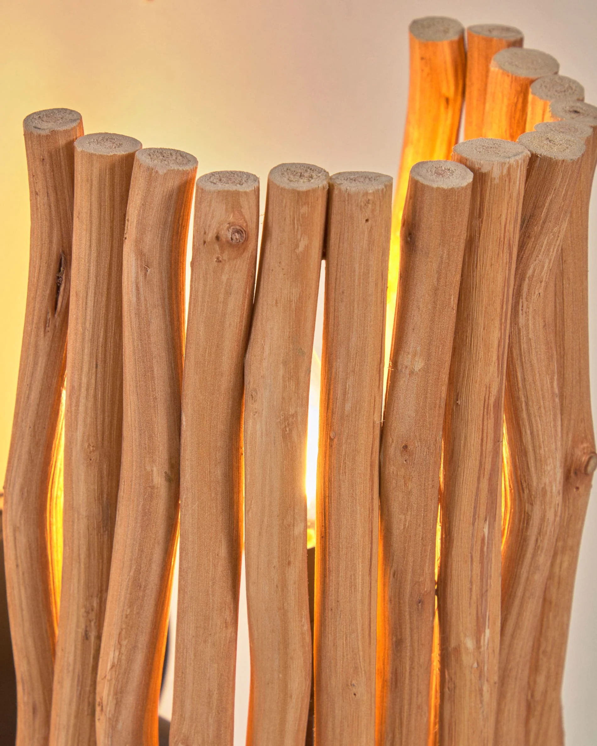 Crescencia wall light in aged-look natural wood finish - Image 2