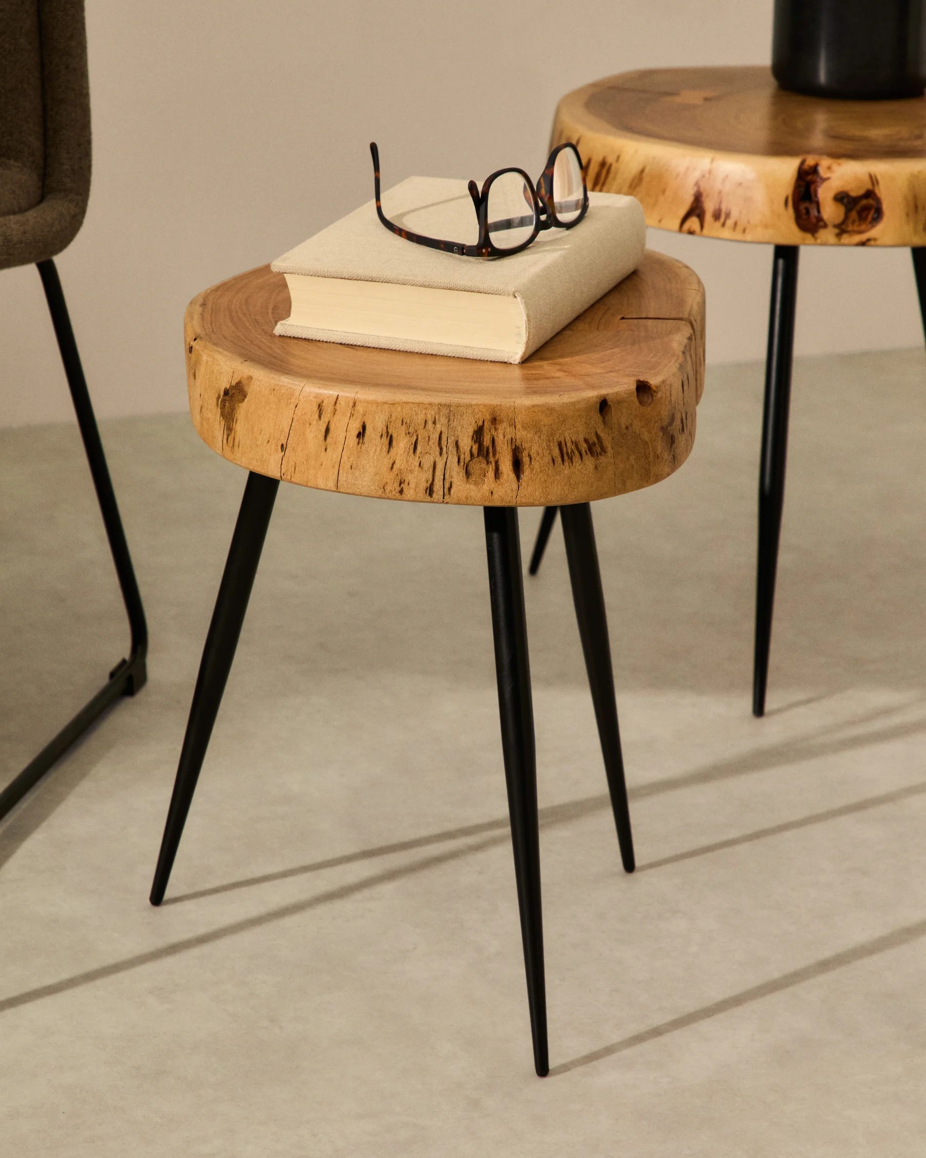 Eider solid acacia wood and steel side table, Ø 35 cm - Image 4