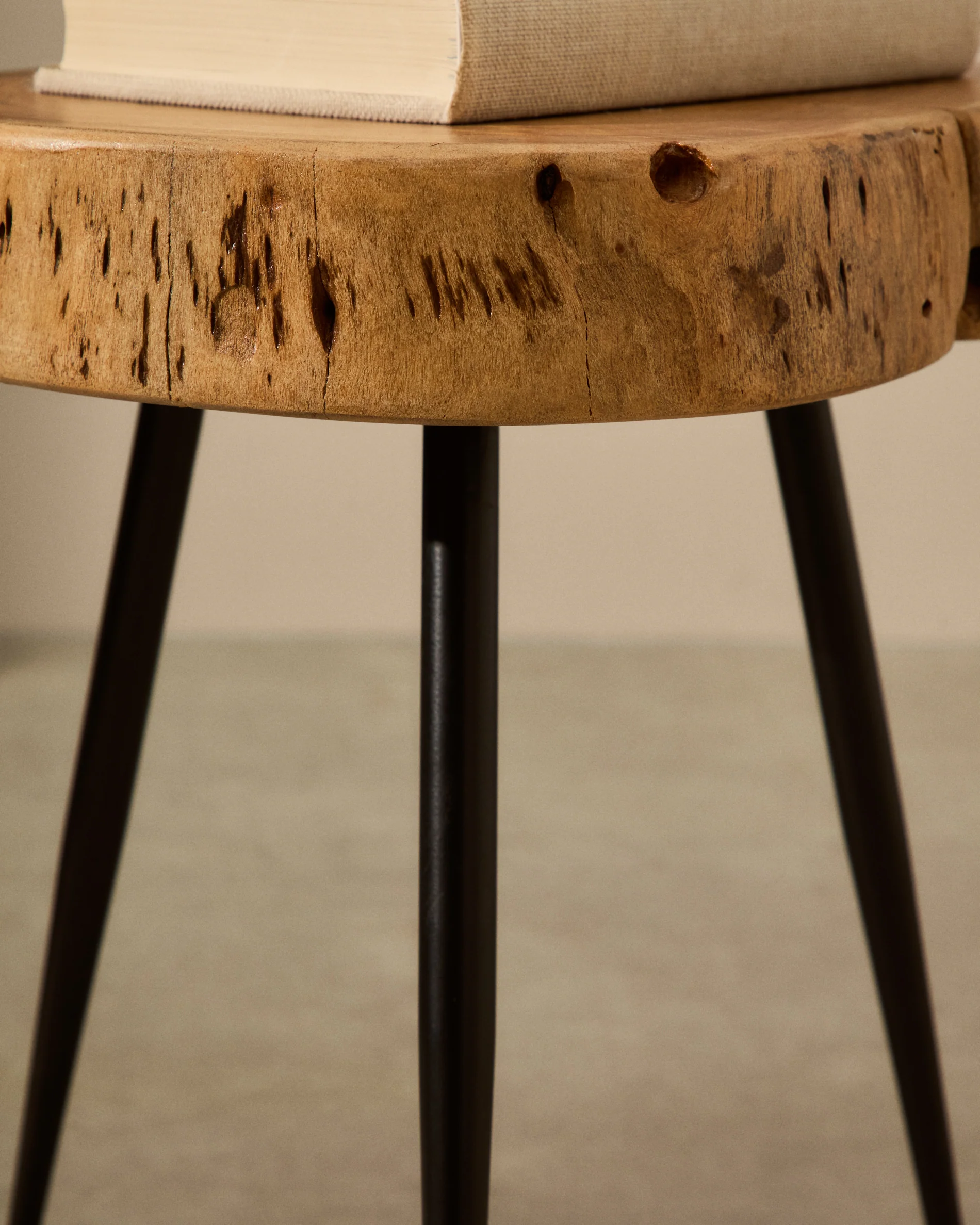 Eider solid acacia wood and steel side table, Ø 35 cm - Image 5