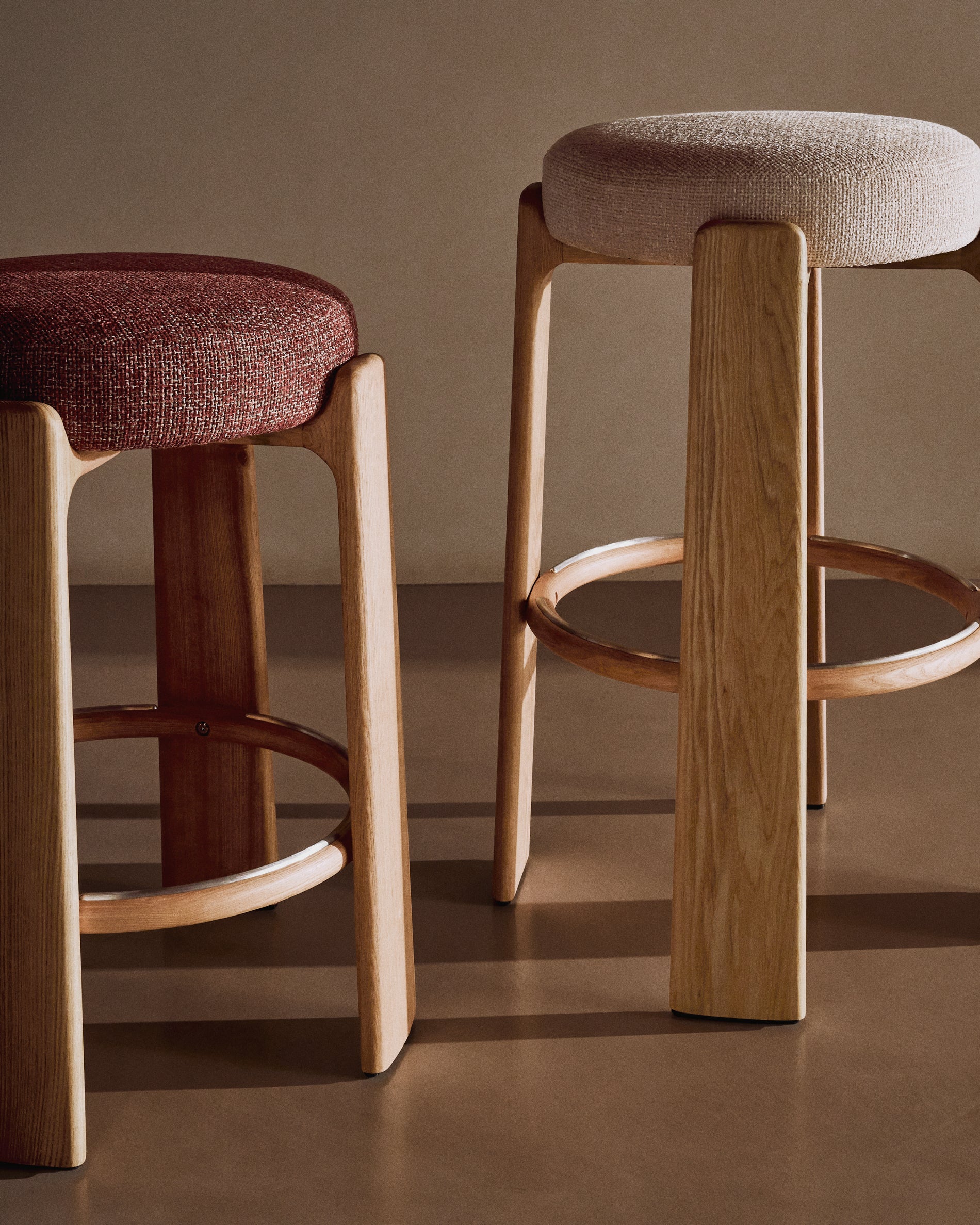 Granite stool made of beige chenille and solid ash wood with natural tone finish FSC 100% 75cm - Image 7