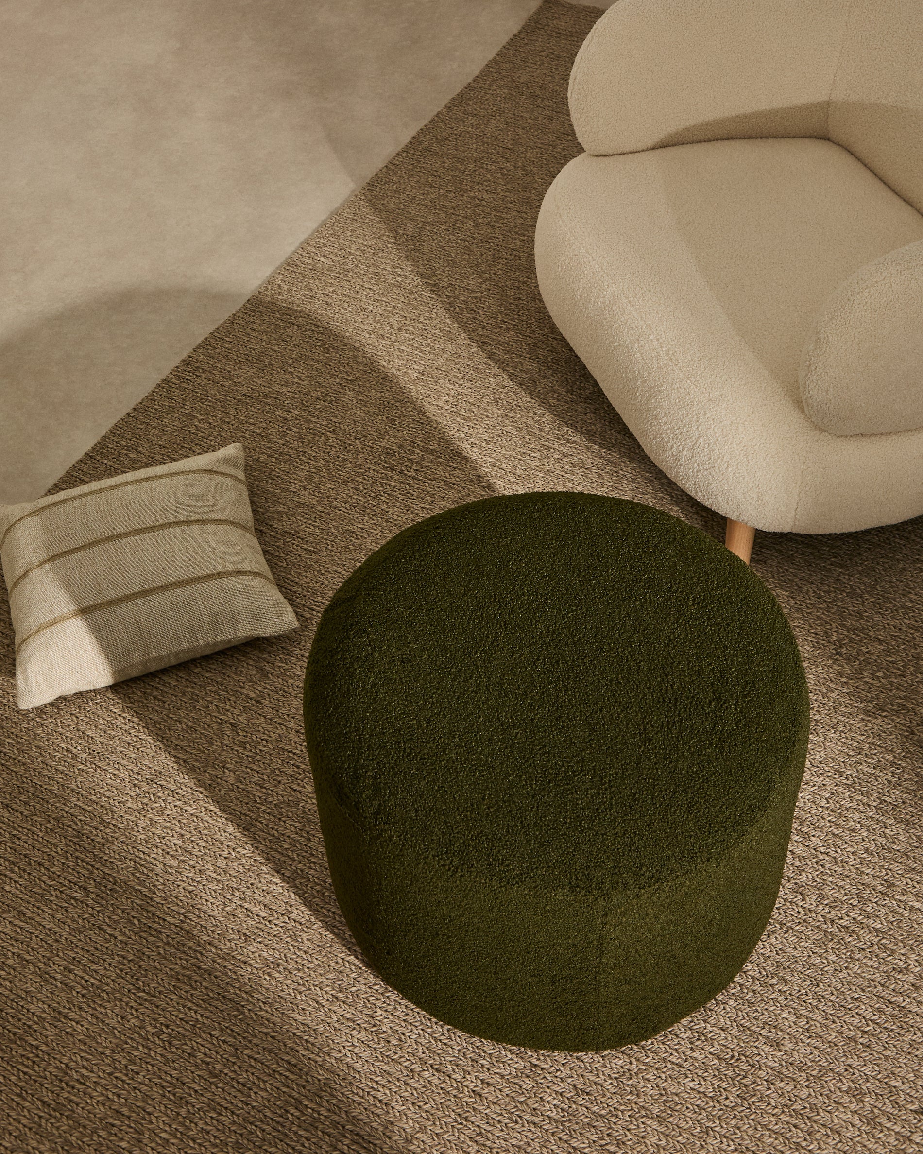 Kaeli footrest with removable cover in green bouclé Ø 43 cm - Image 6