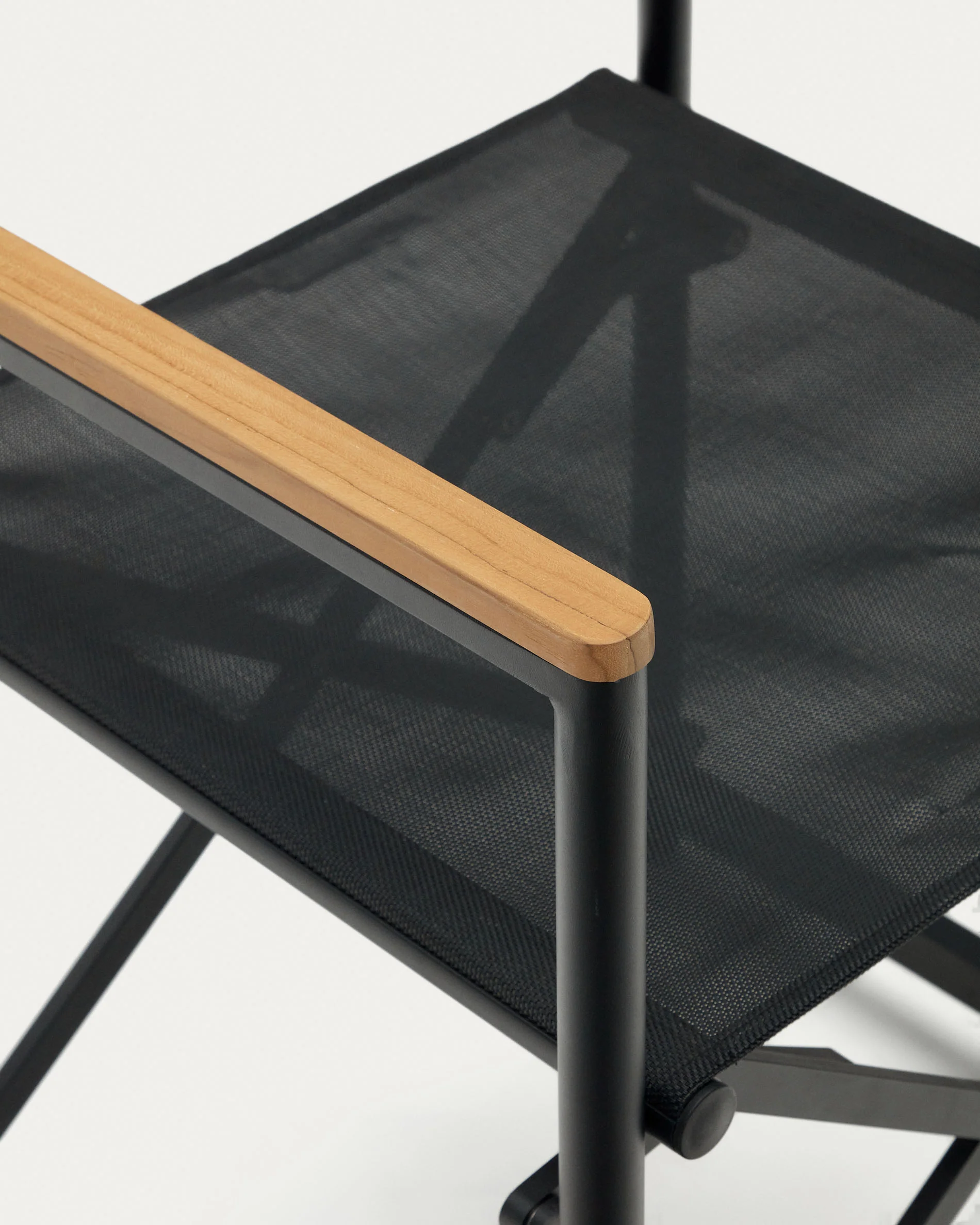 Llado black aluminium folding chair with solid teak armrests 100% outdoor suitable - Image 5