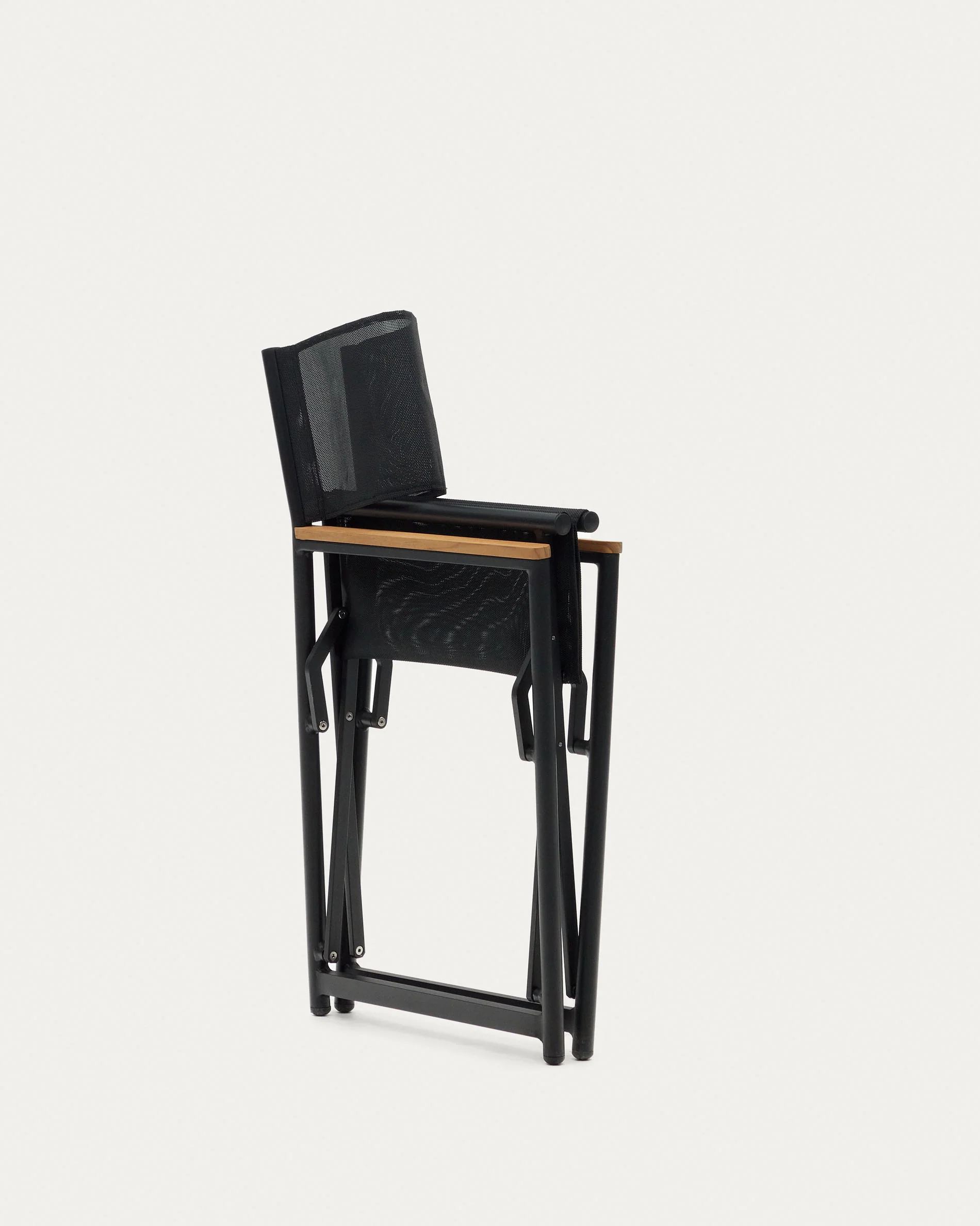 Llado black aluminium folding chair with solid teak armrests 100% outdoor suitable - Image 8