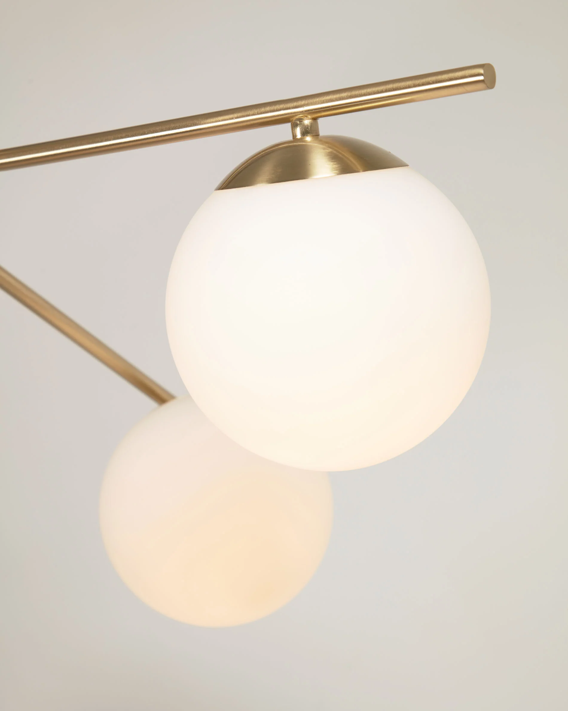 Mahala steel ceiling light with brass finish and three frosted glass spheres - Image 2