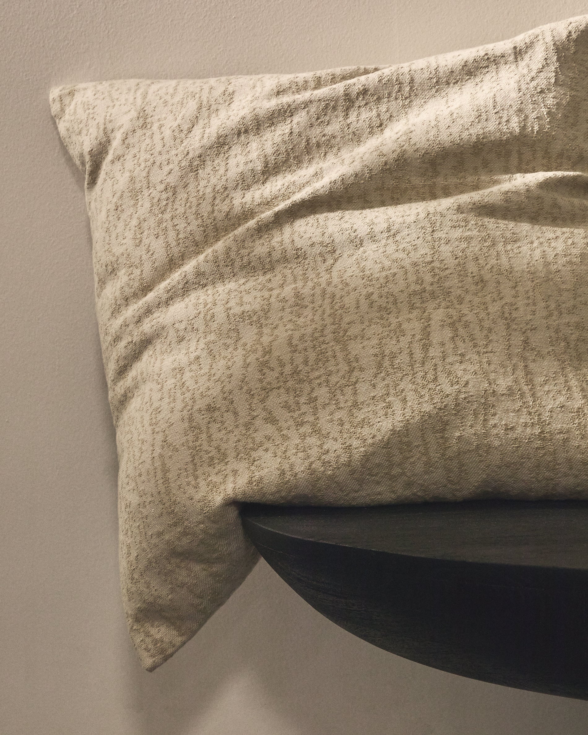 Melien cushion cover in natural dot jacquard 50 x 50 cm - Image 2