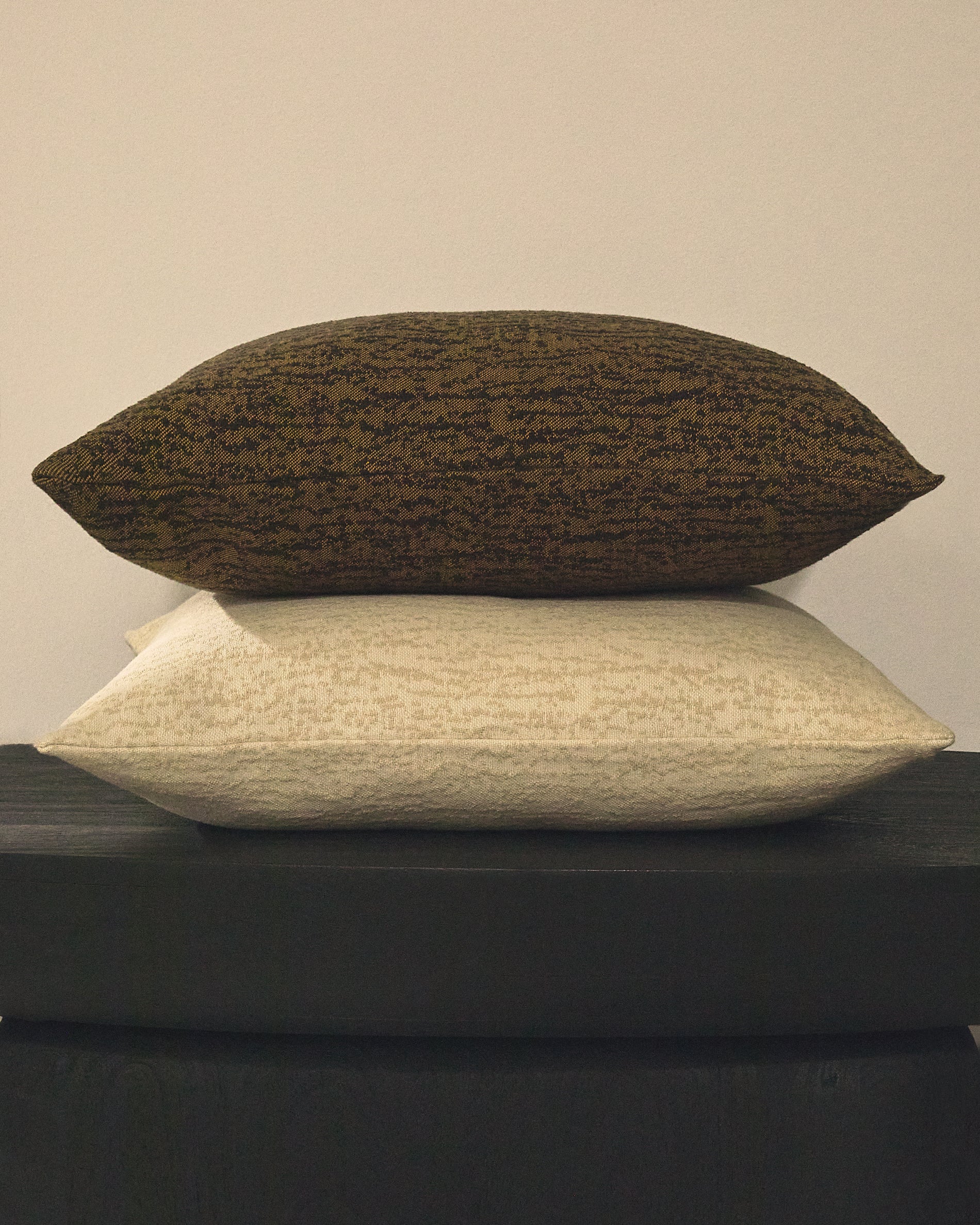 Melien cushion cover in natural dot jacquard 50 x 50 cm - Image 4