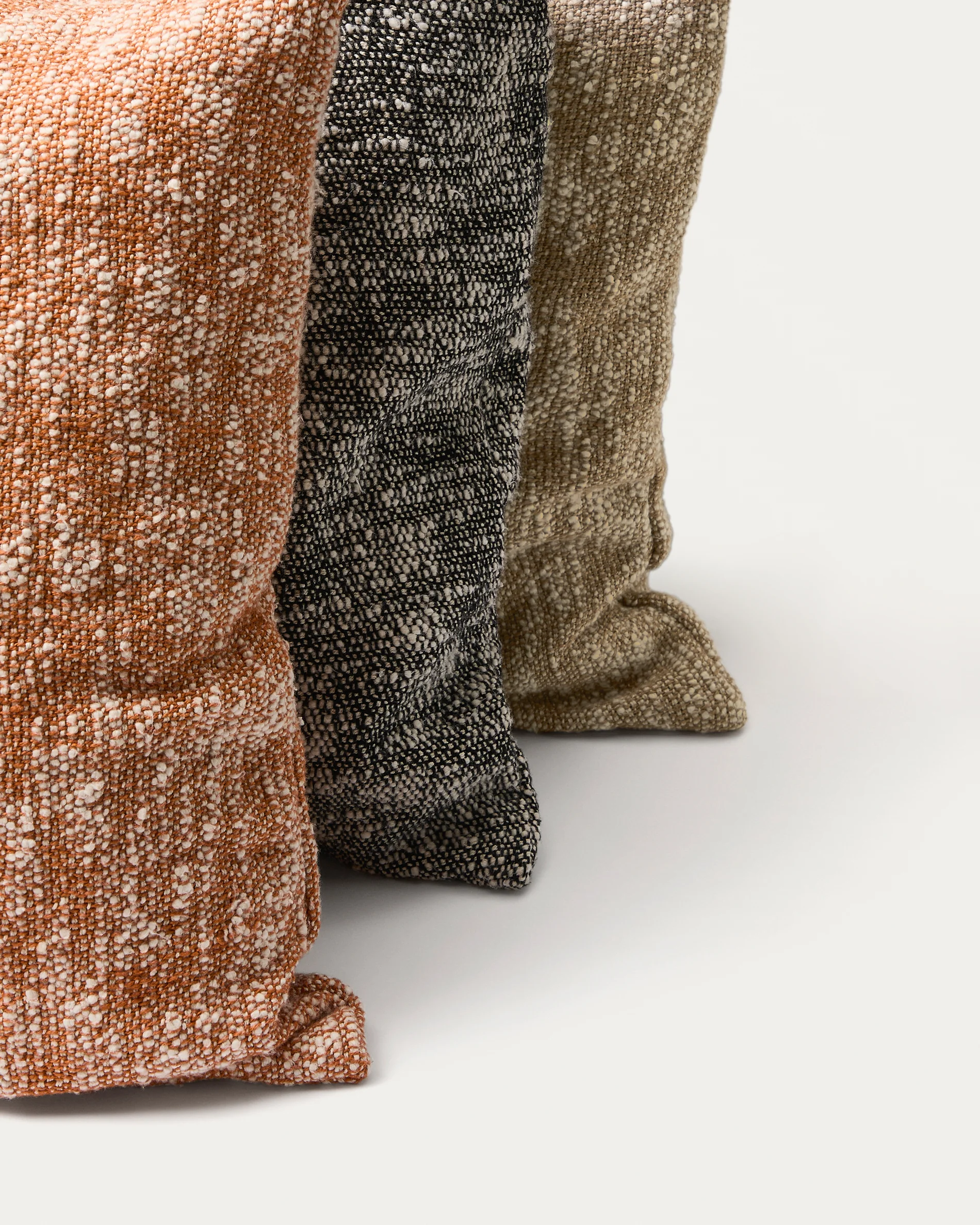 Mevia cushion cover in beige linen blend 50 x 50 cm - Image 5
