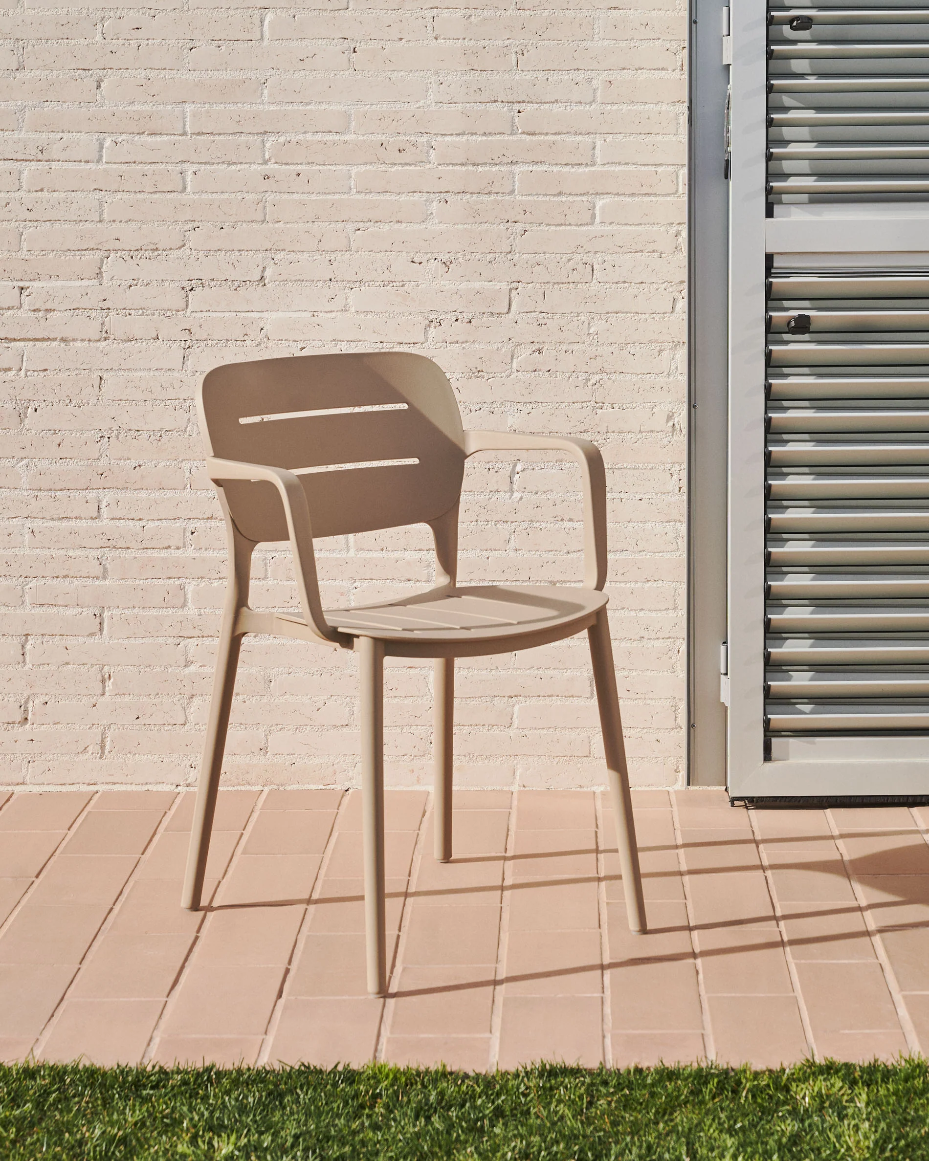 Morella stackable outdoor chair in beige - Image 2