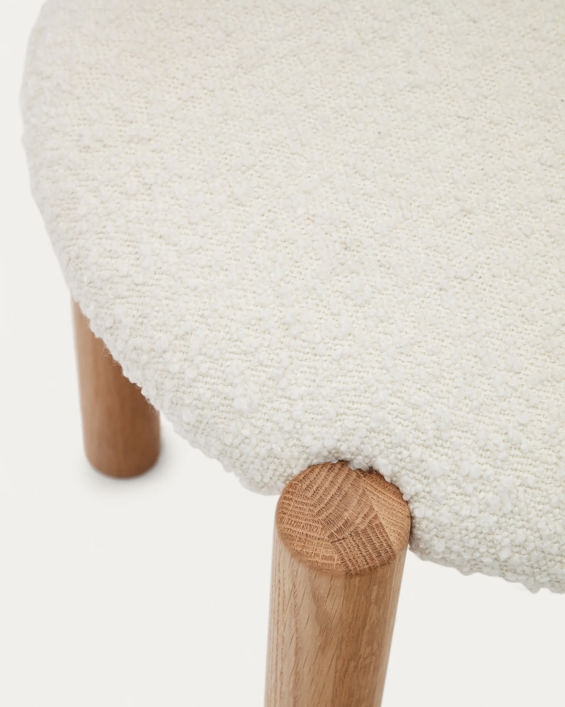 Nebai chair in white bouclé and solid oak wood structure with natural finish - Image 5