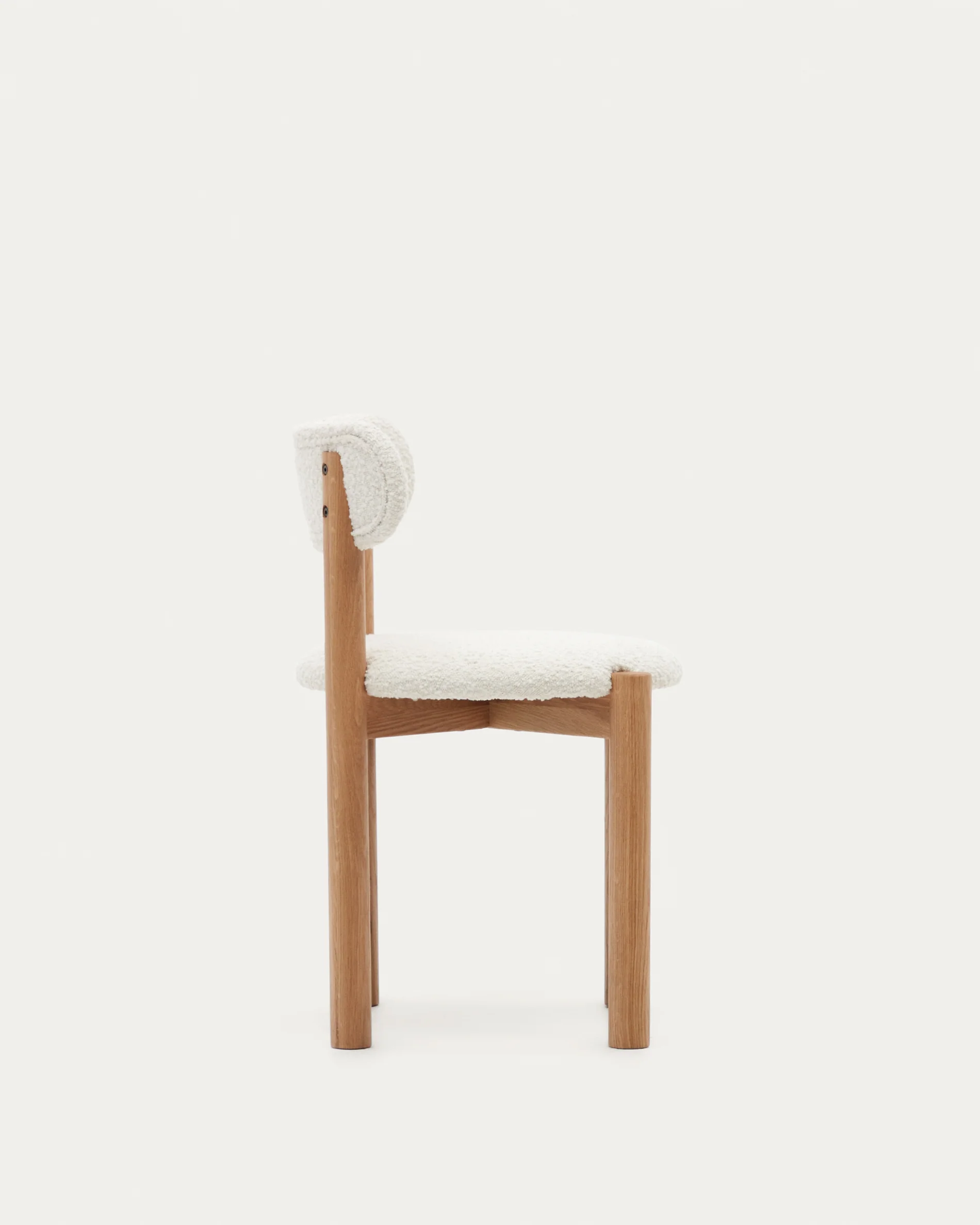 Nebai chair in white bouclé and solid oak wood structure with natural finish - Image 6