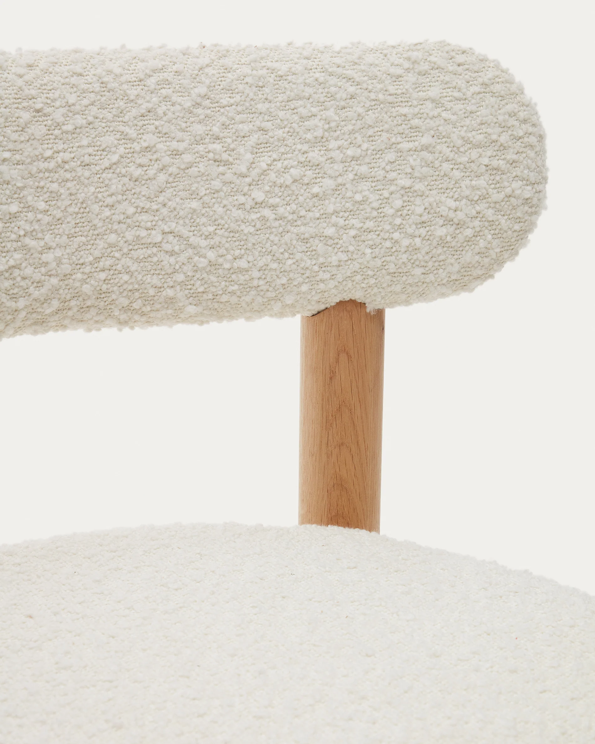 Nebai chair in white bouclé and solid oak wood structure with natural finish - Image 7
