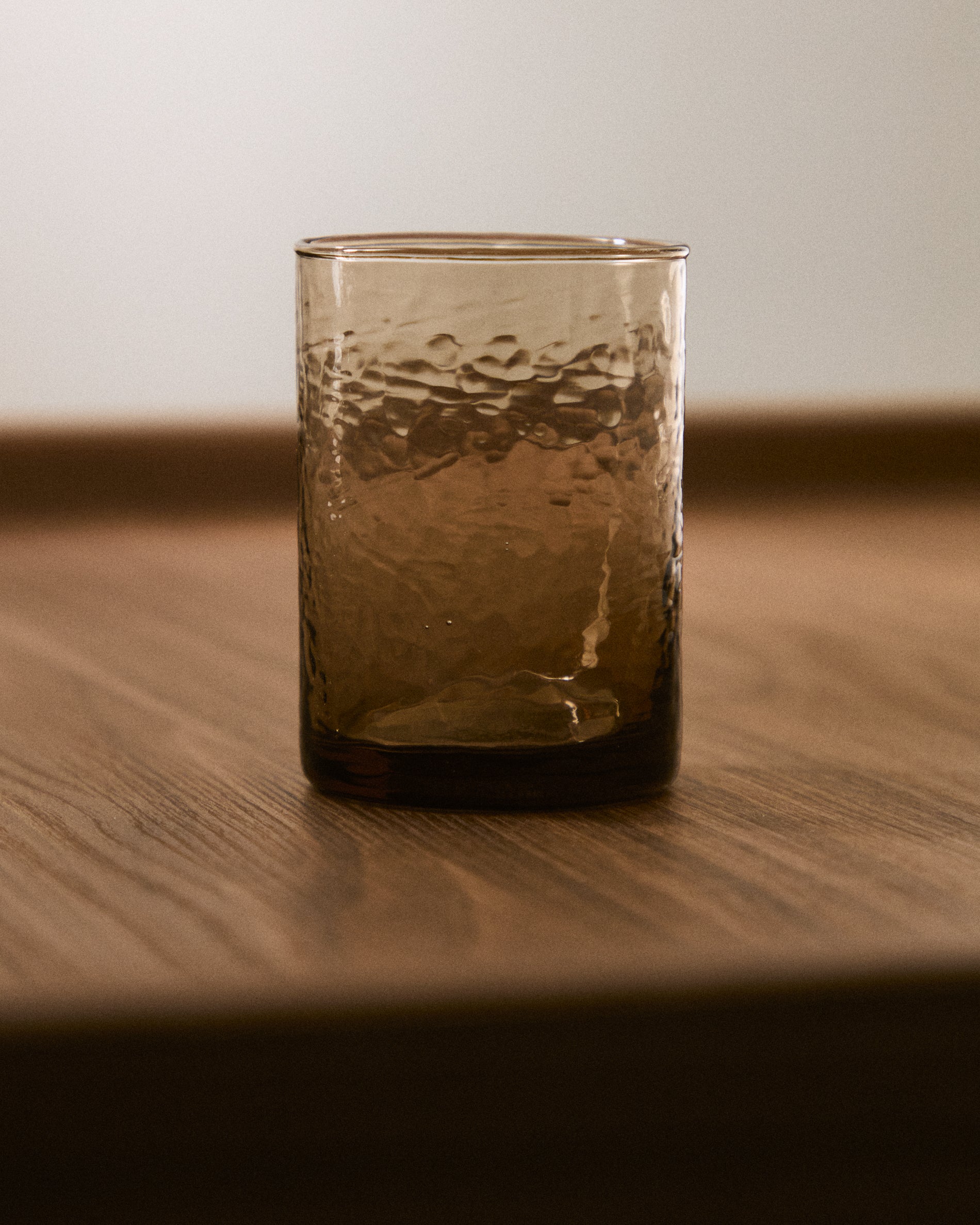 Obila cup made of brown recycled glass - Image 2
