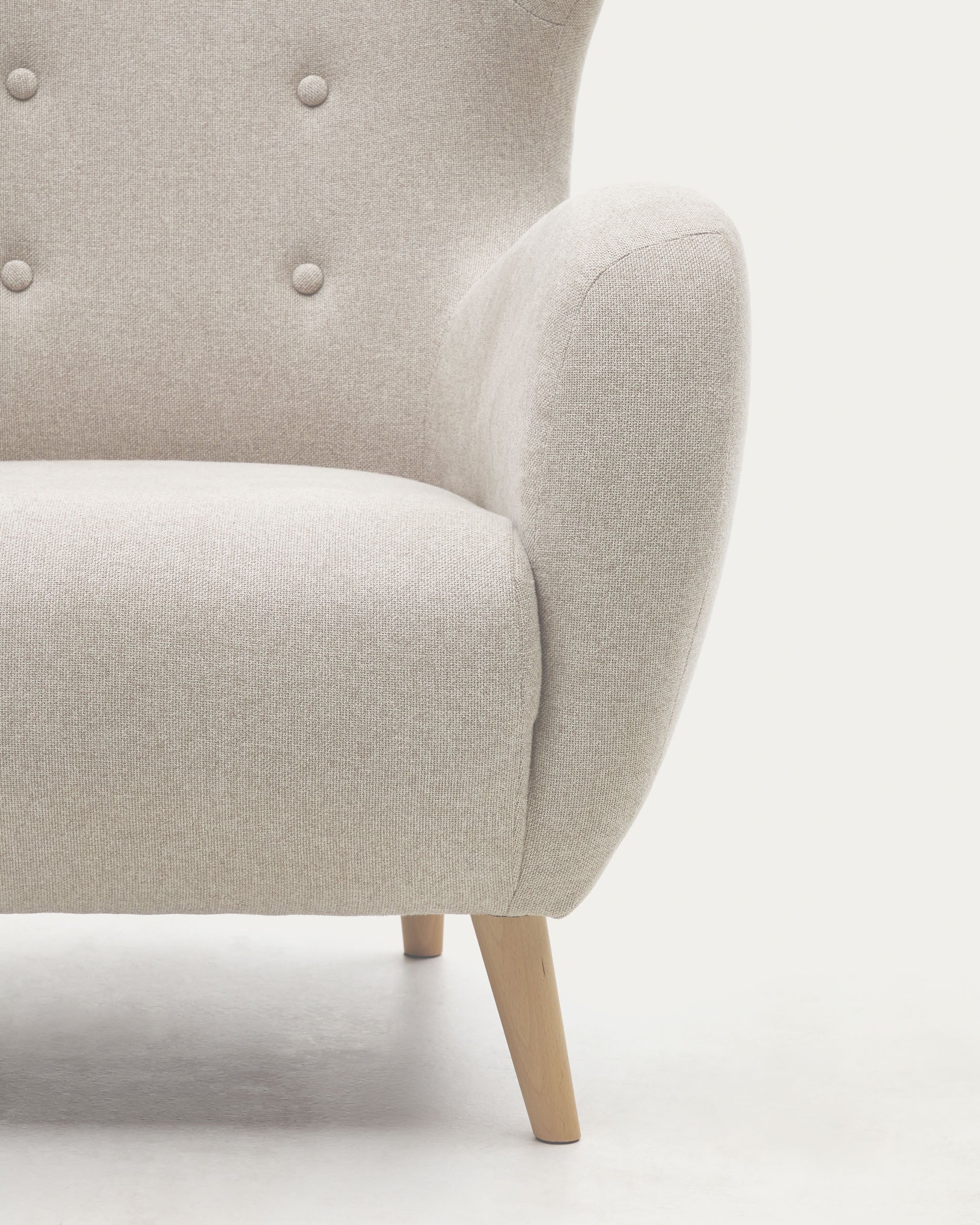 Patio beige armchair with solid beech wood legs FSC Mix Credit - Image 3