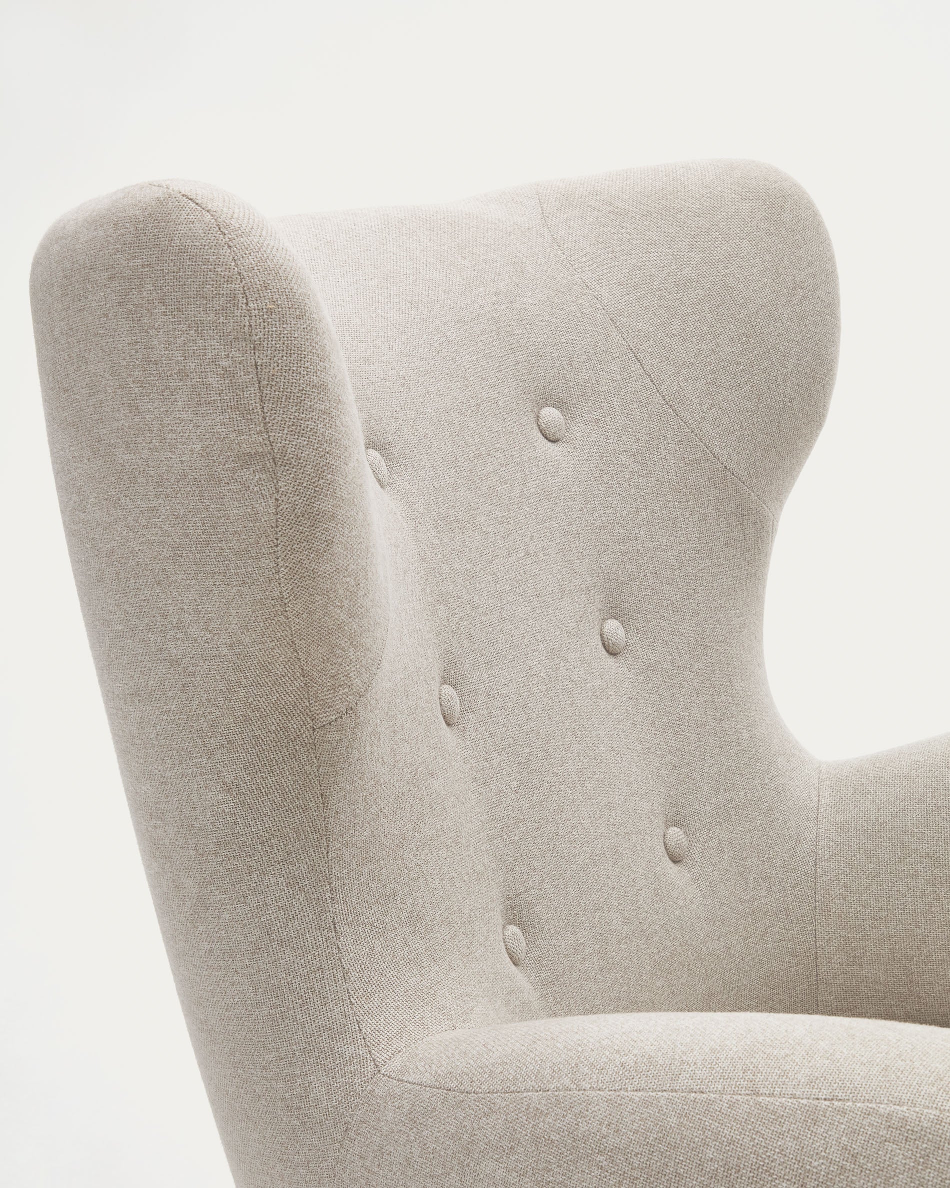 Patio beige armchair with solid beech wood legs FSC Mix Credit - Image 5