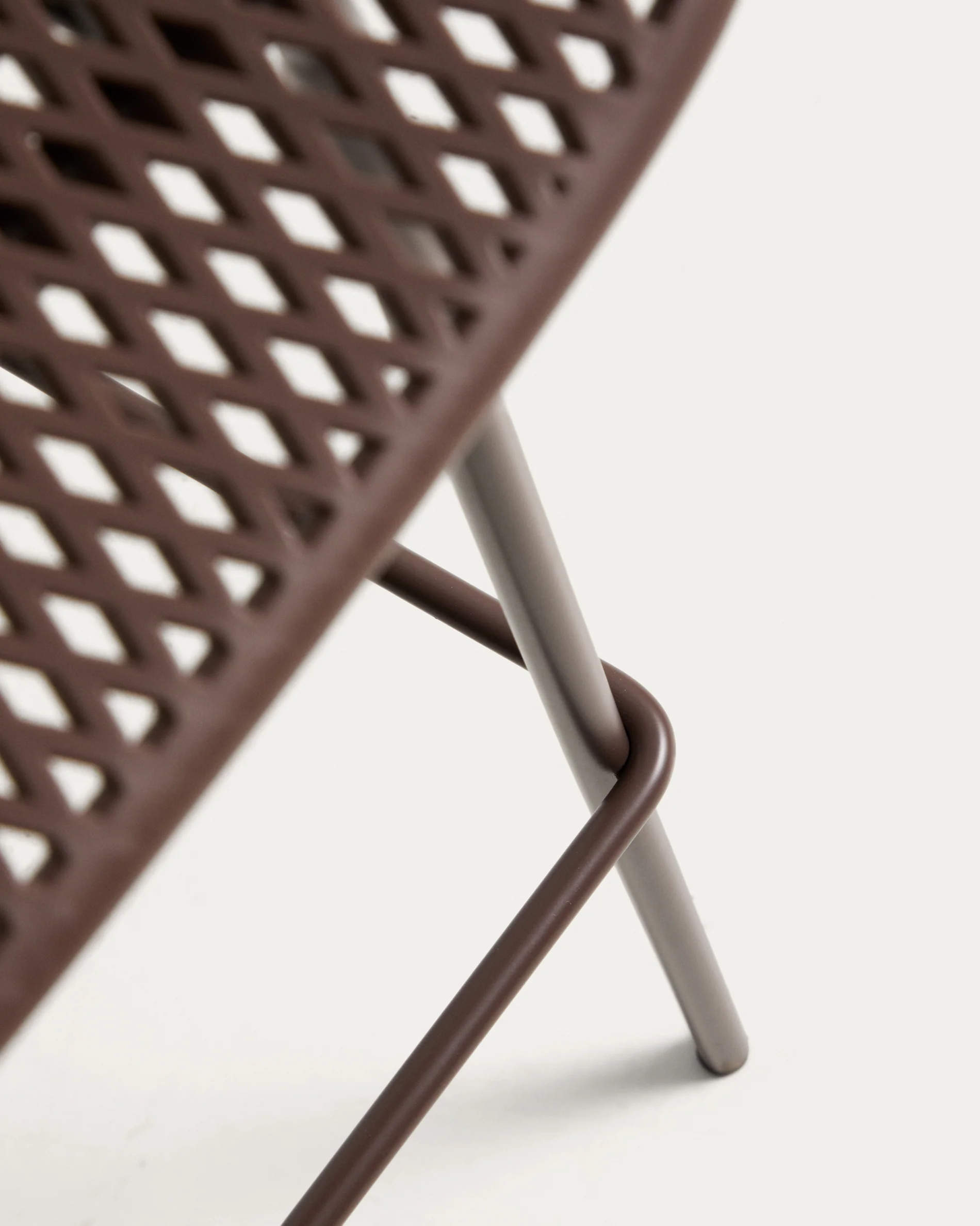 Quinby brown outdoor stool 75cm - Image 3