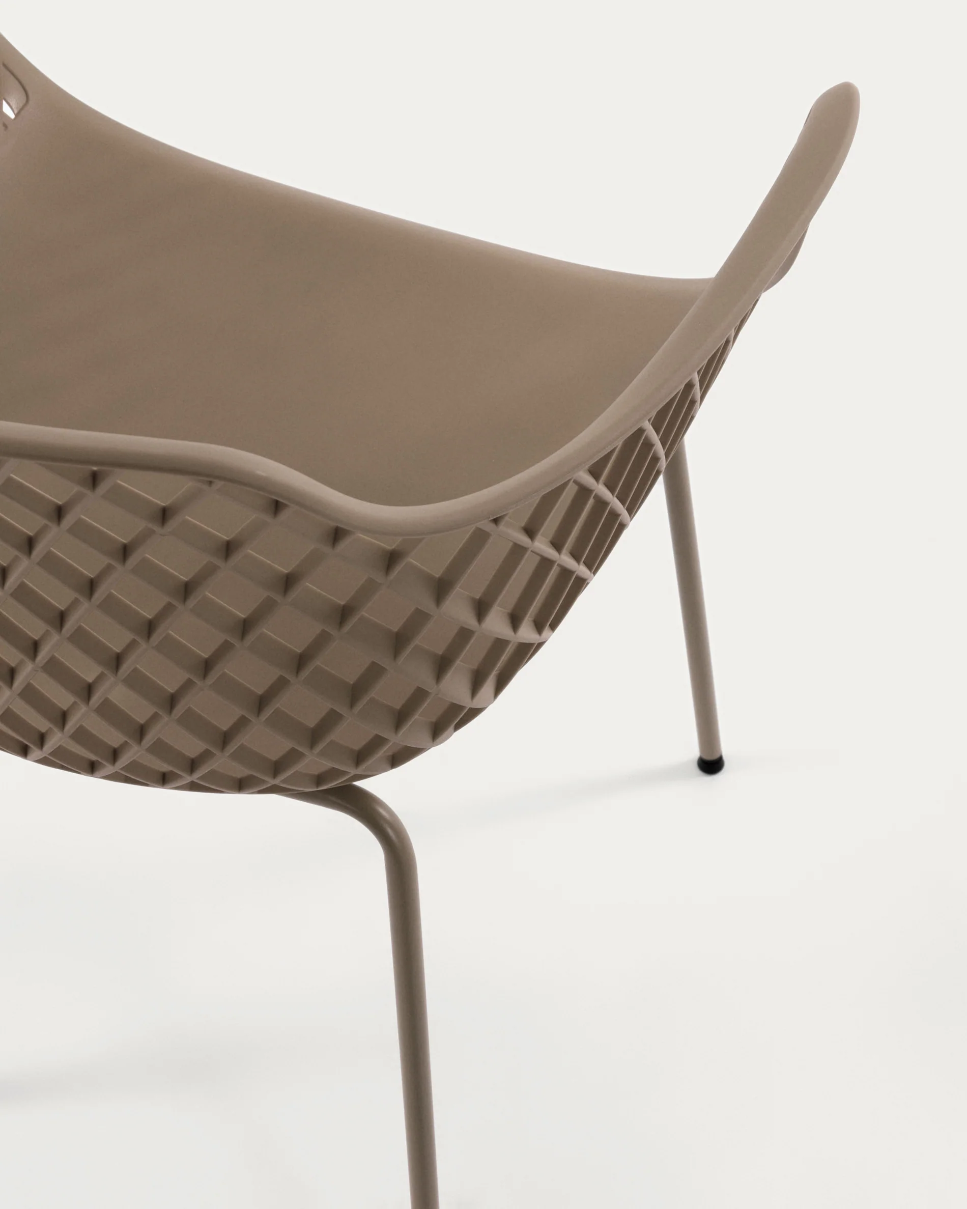 Quinn outdoor chair in beige - Image 3