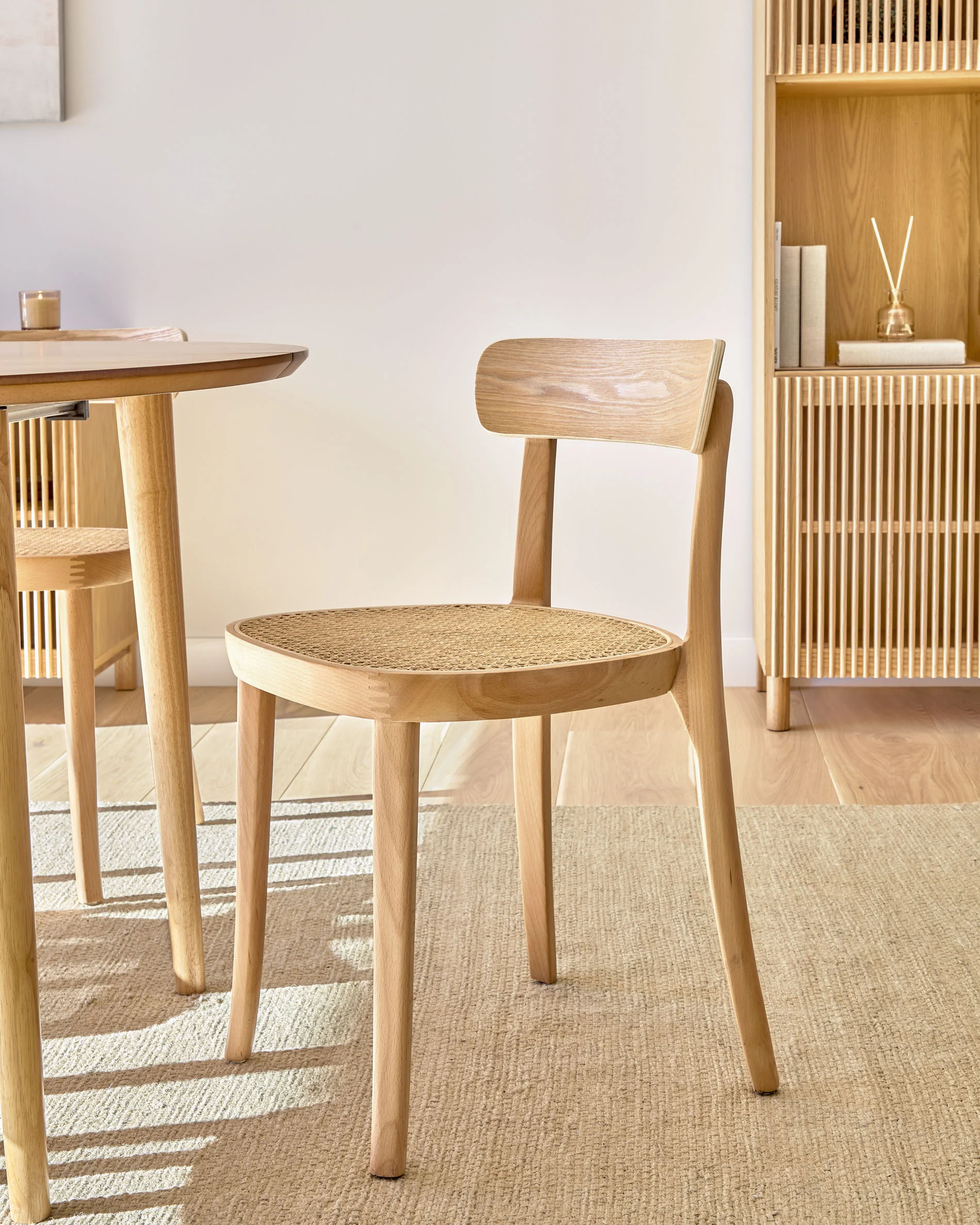 Romane chair in solid beech with natural finish, ash veneer and rattan - Image 2