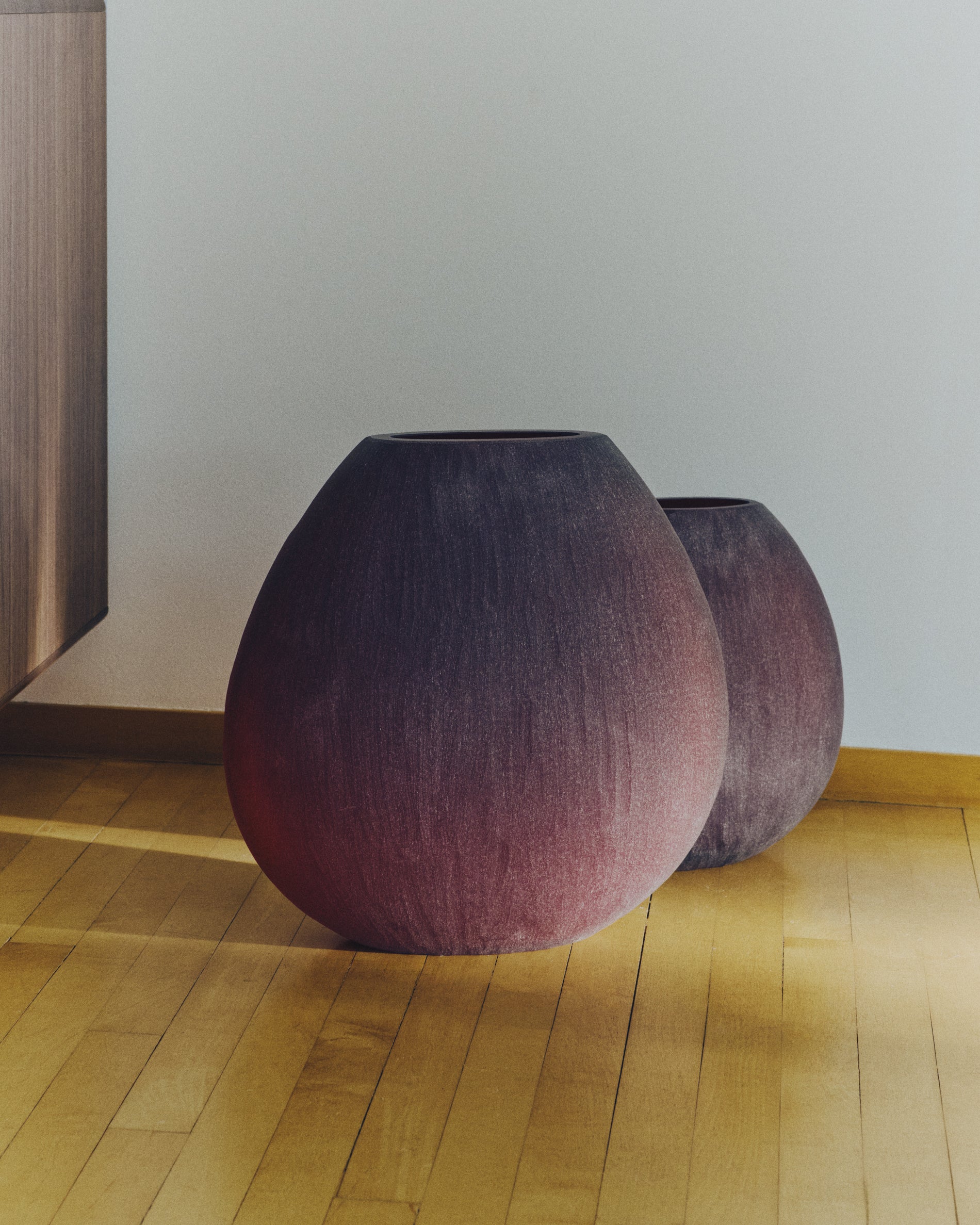 Rovena burgundy glass vase 43.5 cm - Image 2