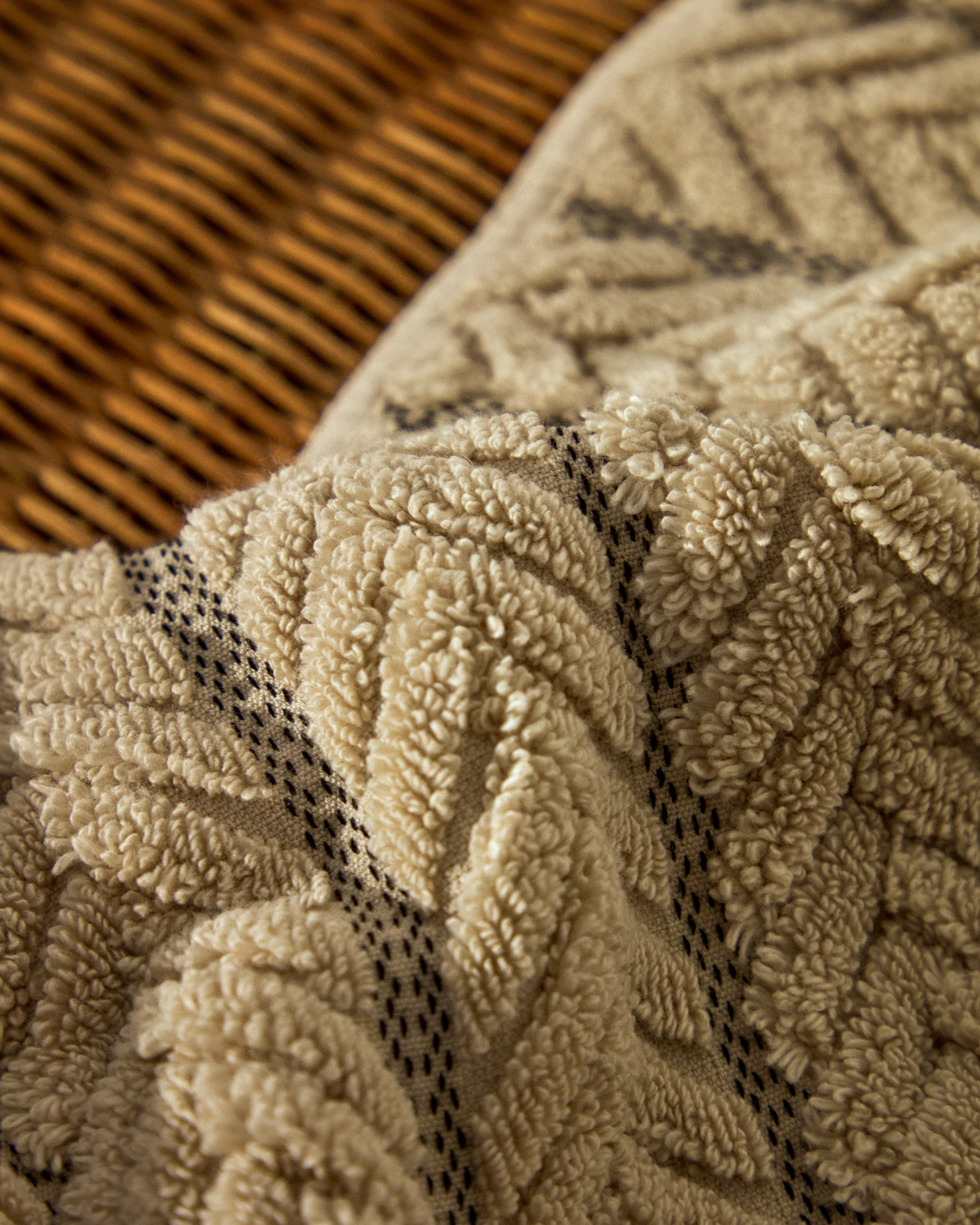 Rune 100% cotton, beige jacquard bath towel, 70 x 140 cm - Image 4