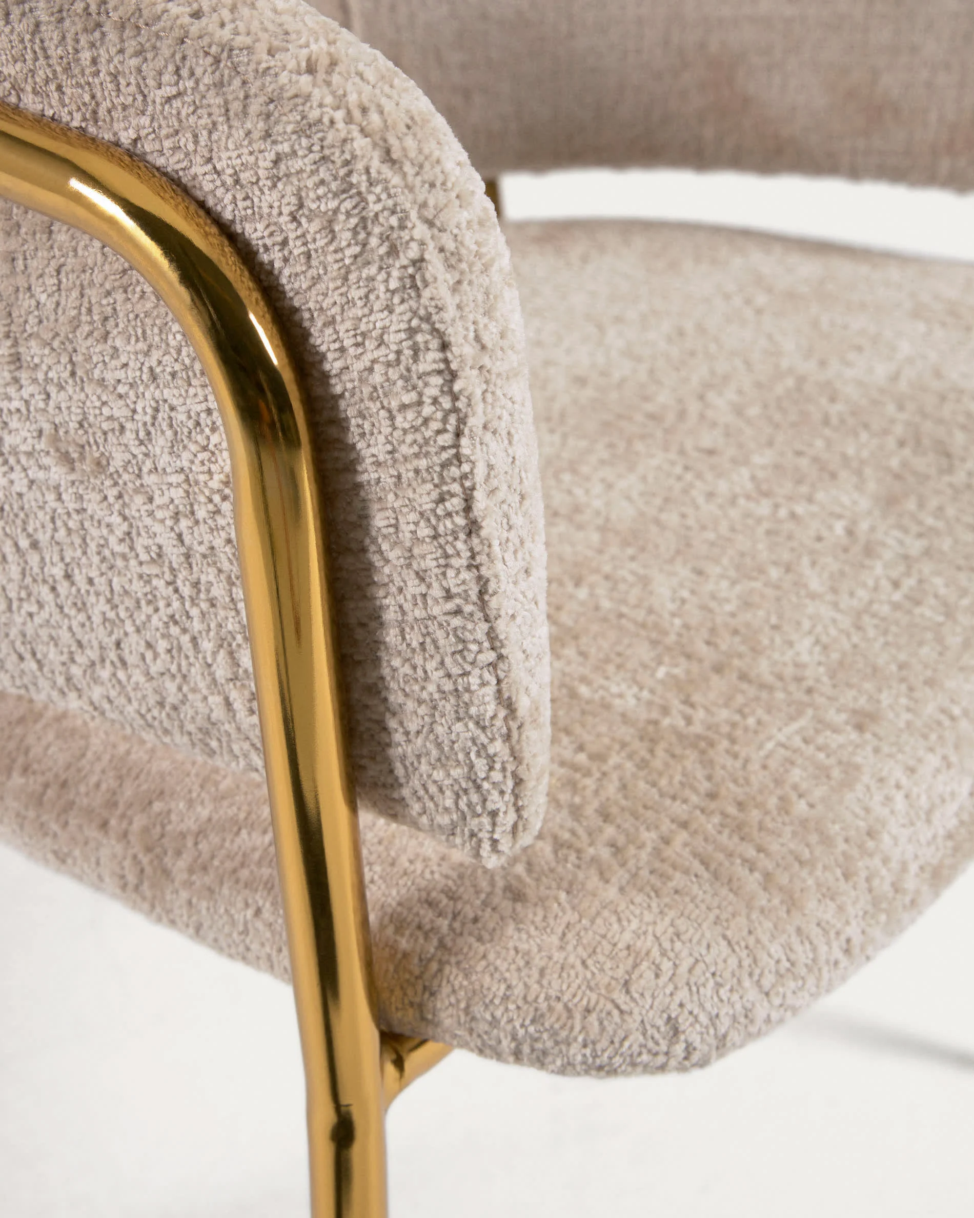 Runnie chair in beige chenille with steel legs and gold finish - Image 5