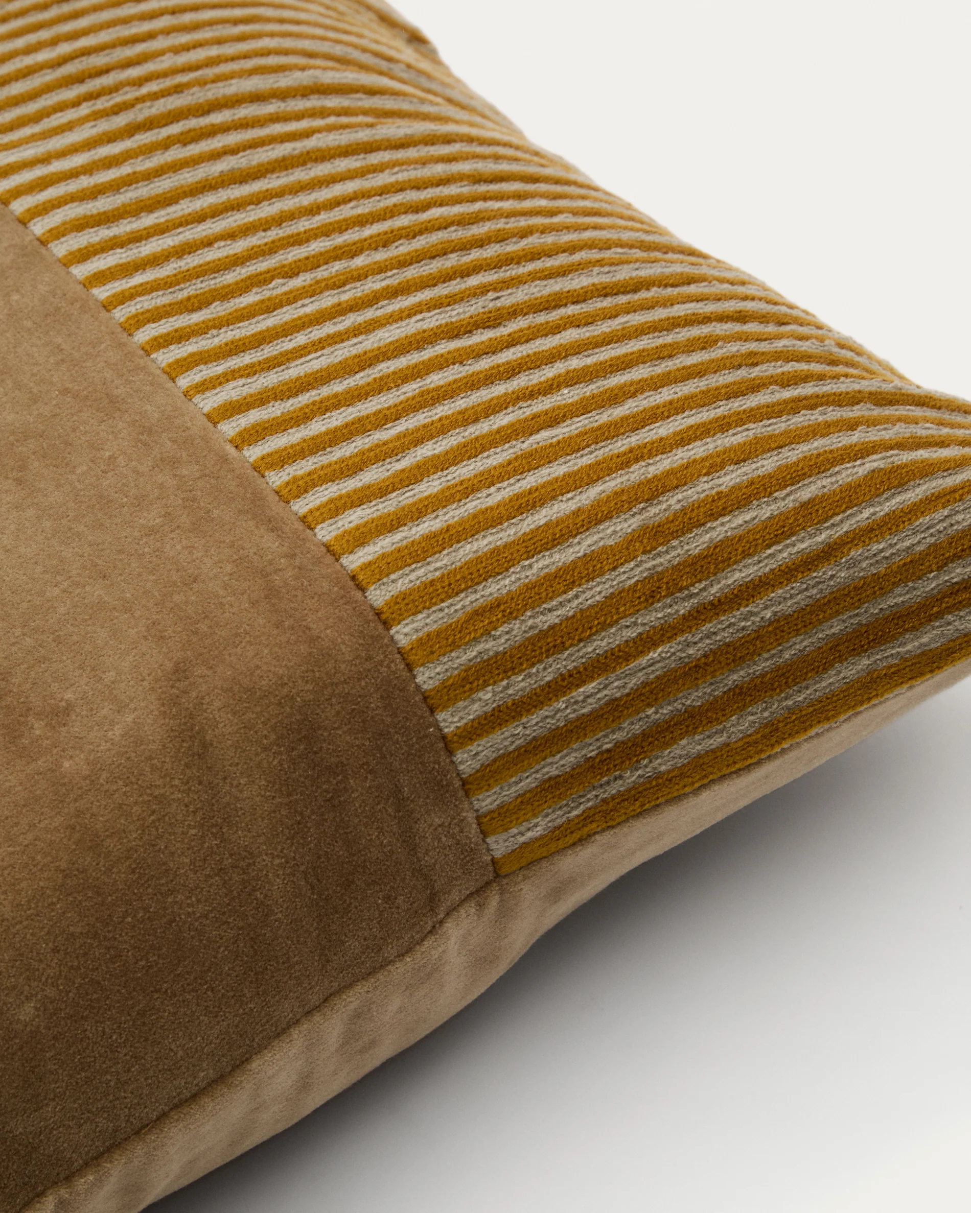 Samit 100% cotton velvet cushion cover with contrasting mustard-coloured stripes, 45 x 45 cm - Image 3