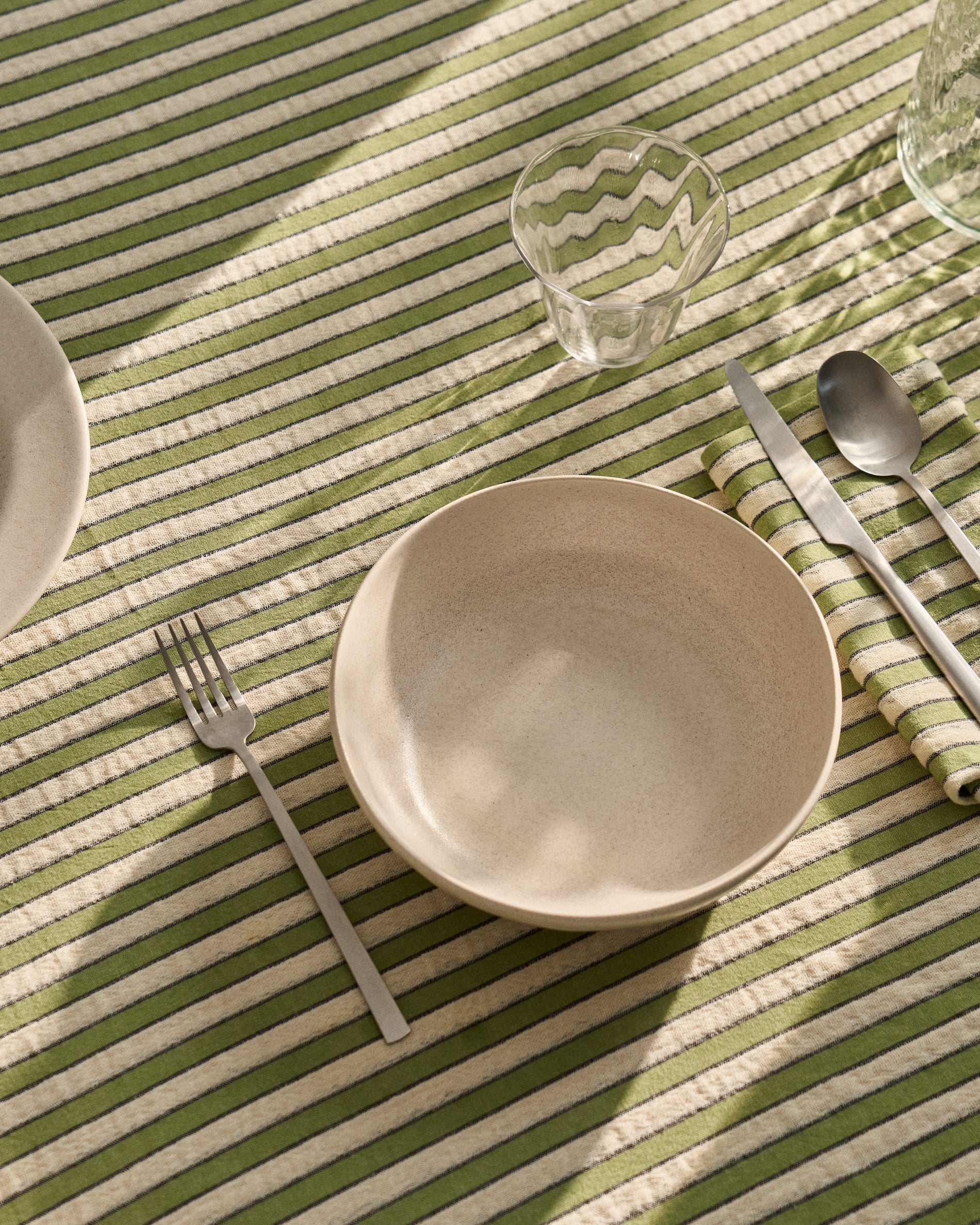 Sermin beige ceramic soup bowl - Image 7