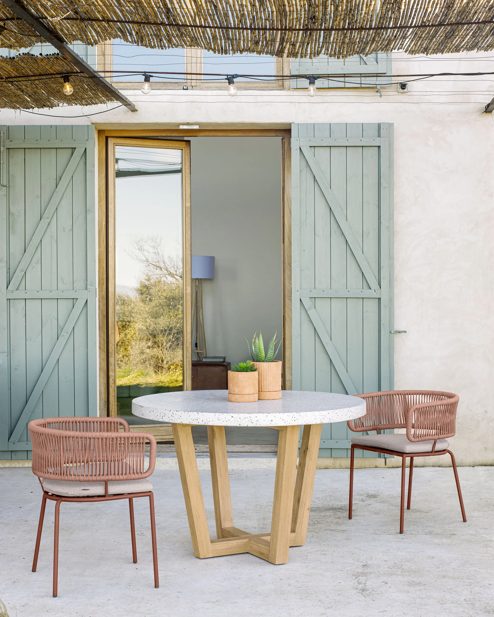 Shanelle round table for two in white terrazzo Ø 120 cm - Image 4