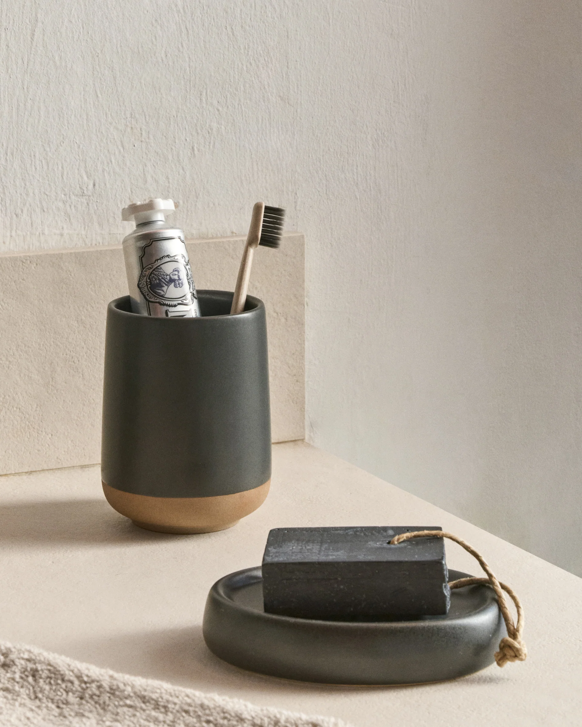 Silma Brown and Grey Stoneware Toothbrush Holder - Image 2