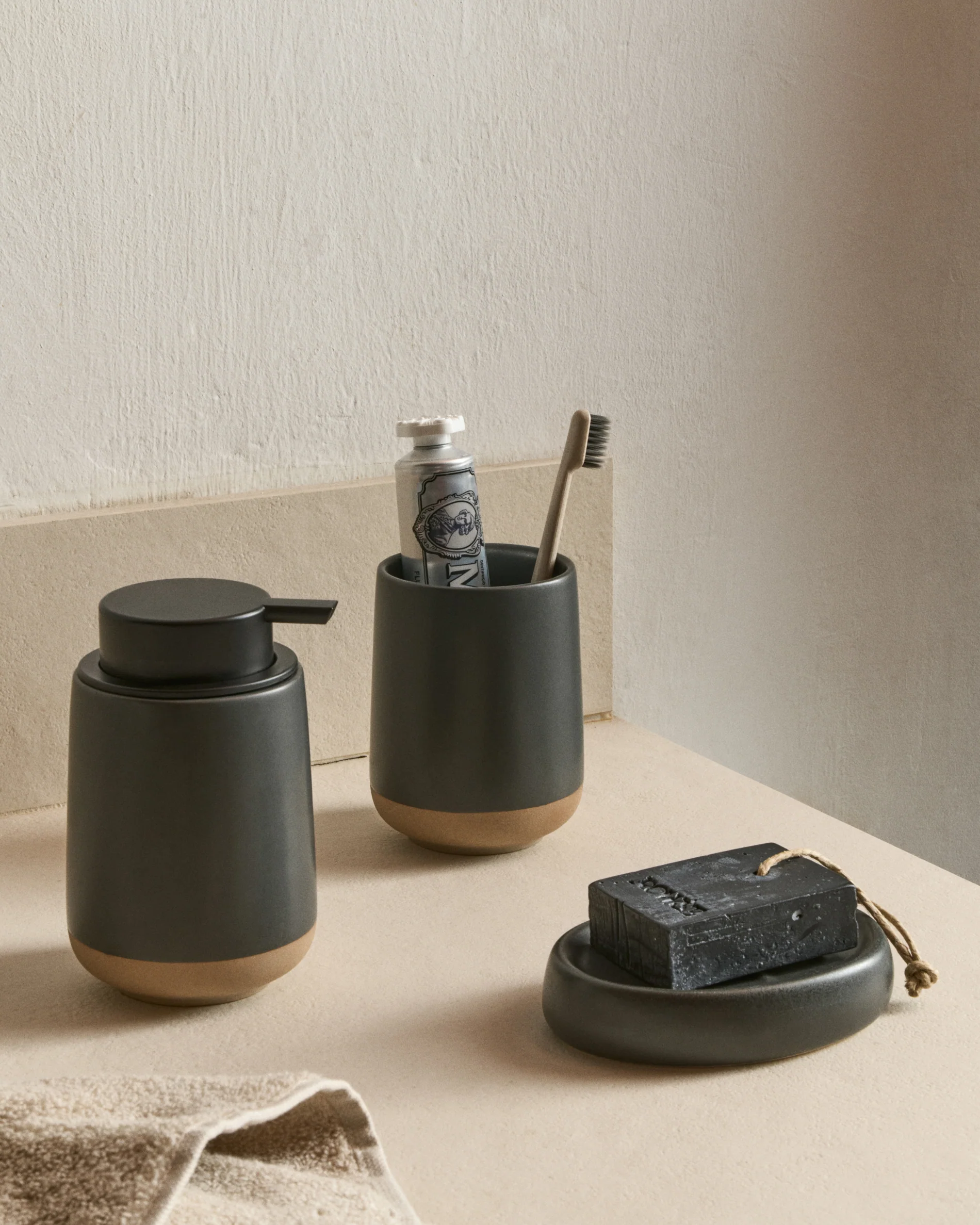 Silma Brown and Grey Stoneware Toothbrush Holder - Image 4