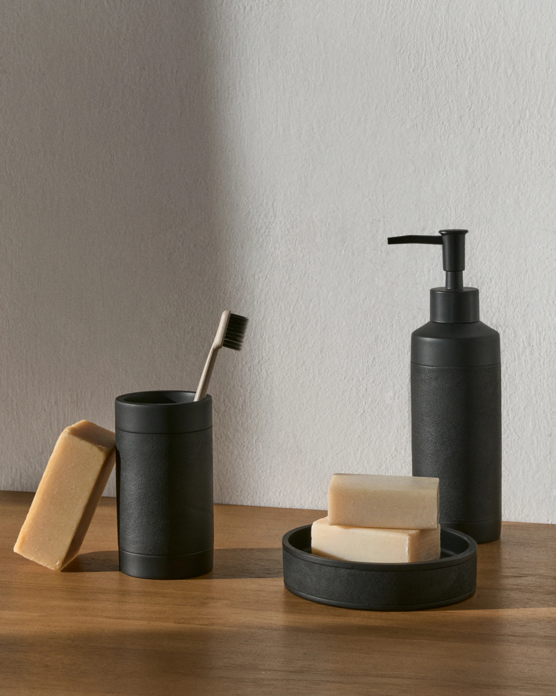 Sisel Black Polyresin Soap Dish - Image 2