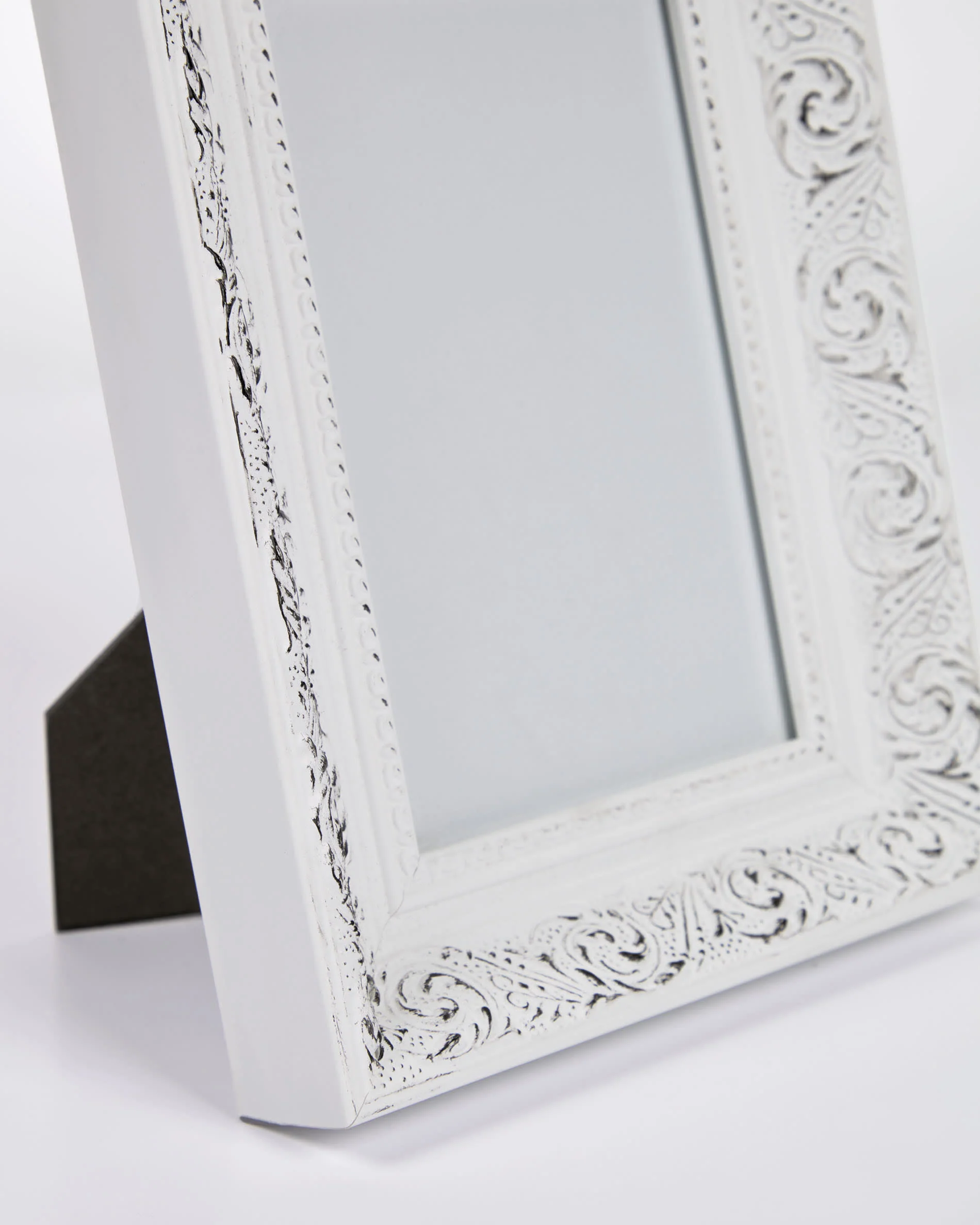 Small Zuley photo frame in white 14 x 18 cm - Image 3