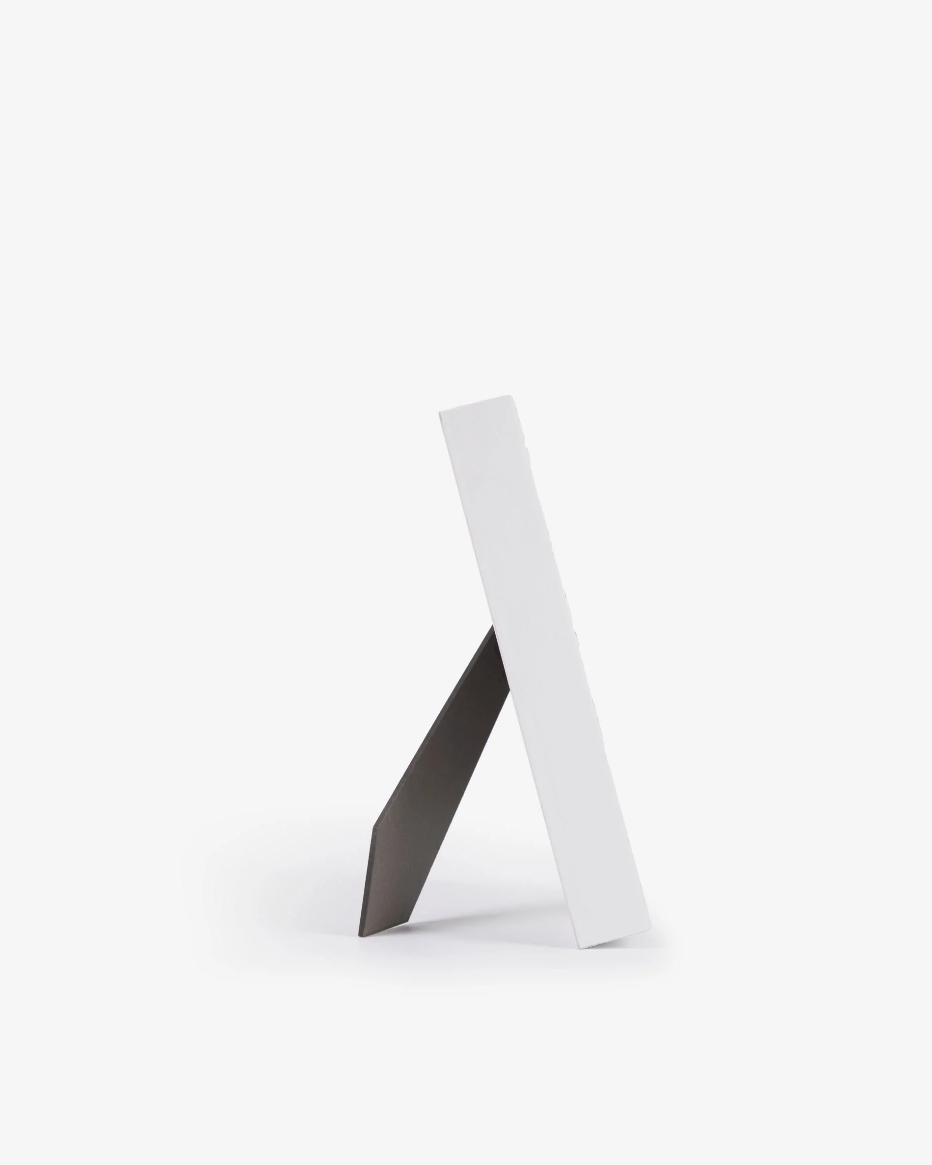 Small Zuley photo frame in white 14 x 18 cm - Image 6