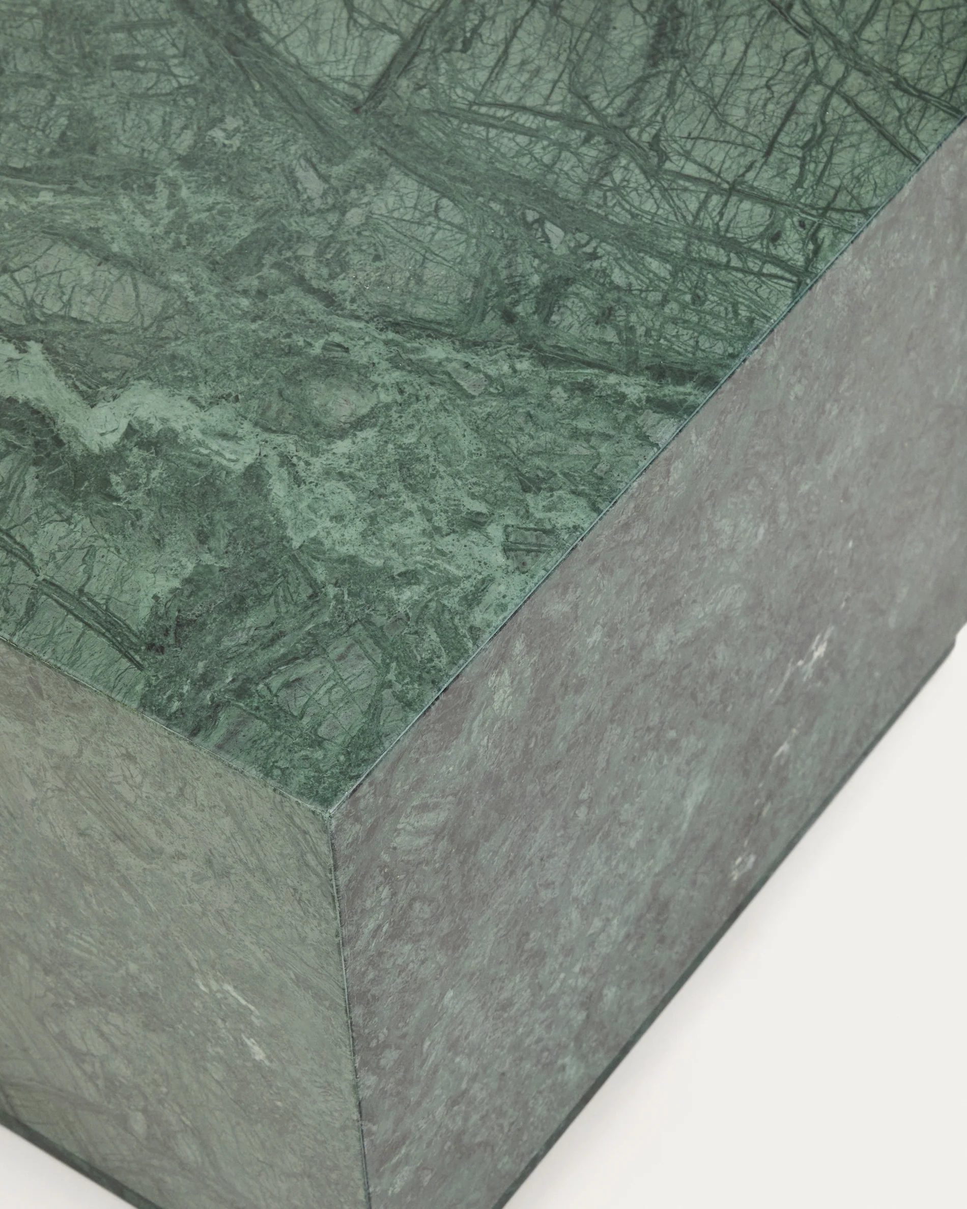 Sorein side table in green marble 50 x 50 cm - Image 3