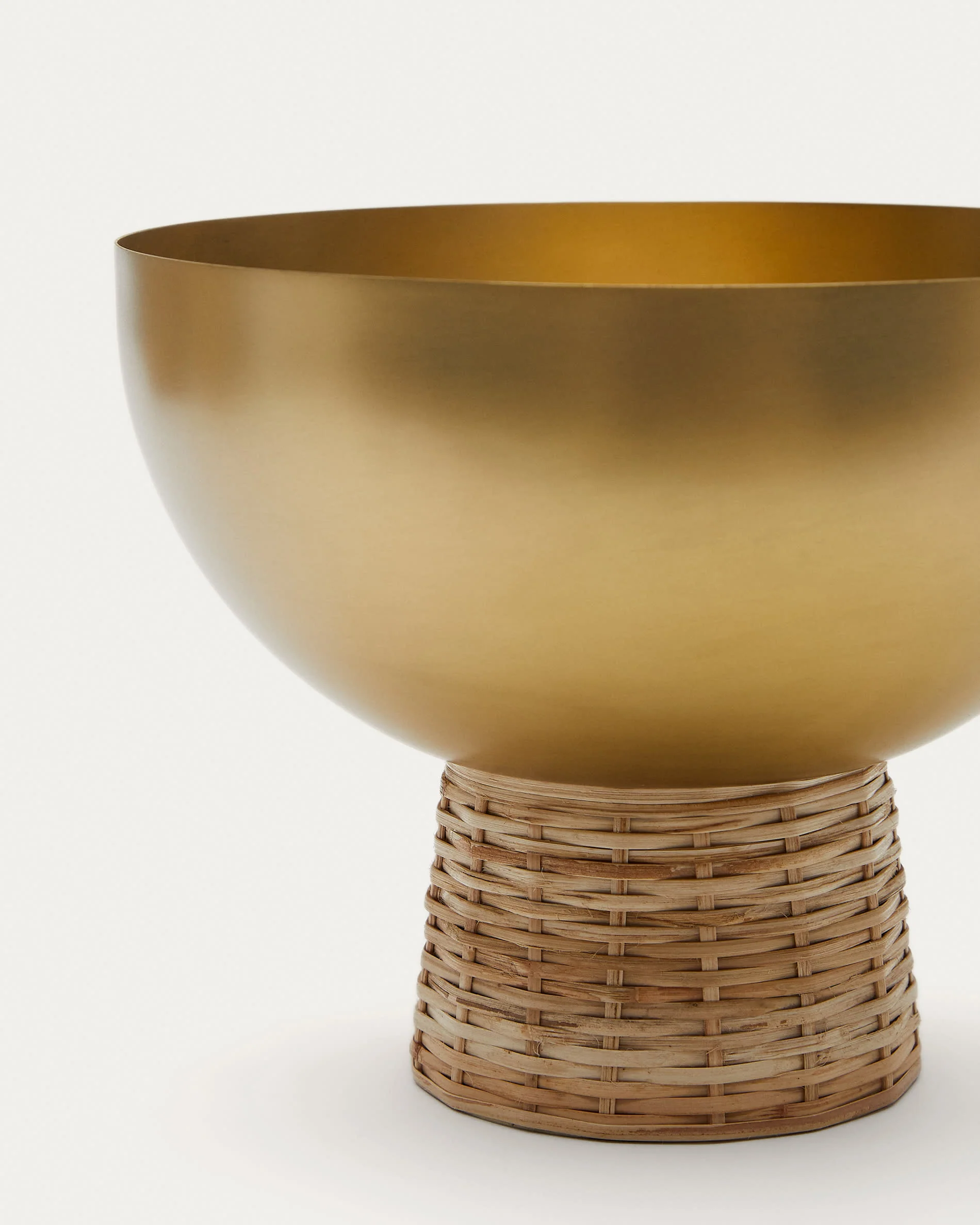 Suli small bowl made of gold-finished stainless steel and rattan - Image 4
