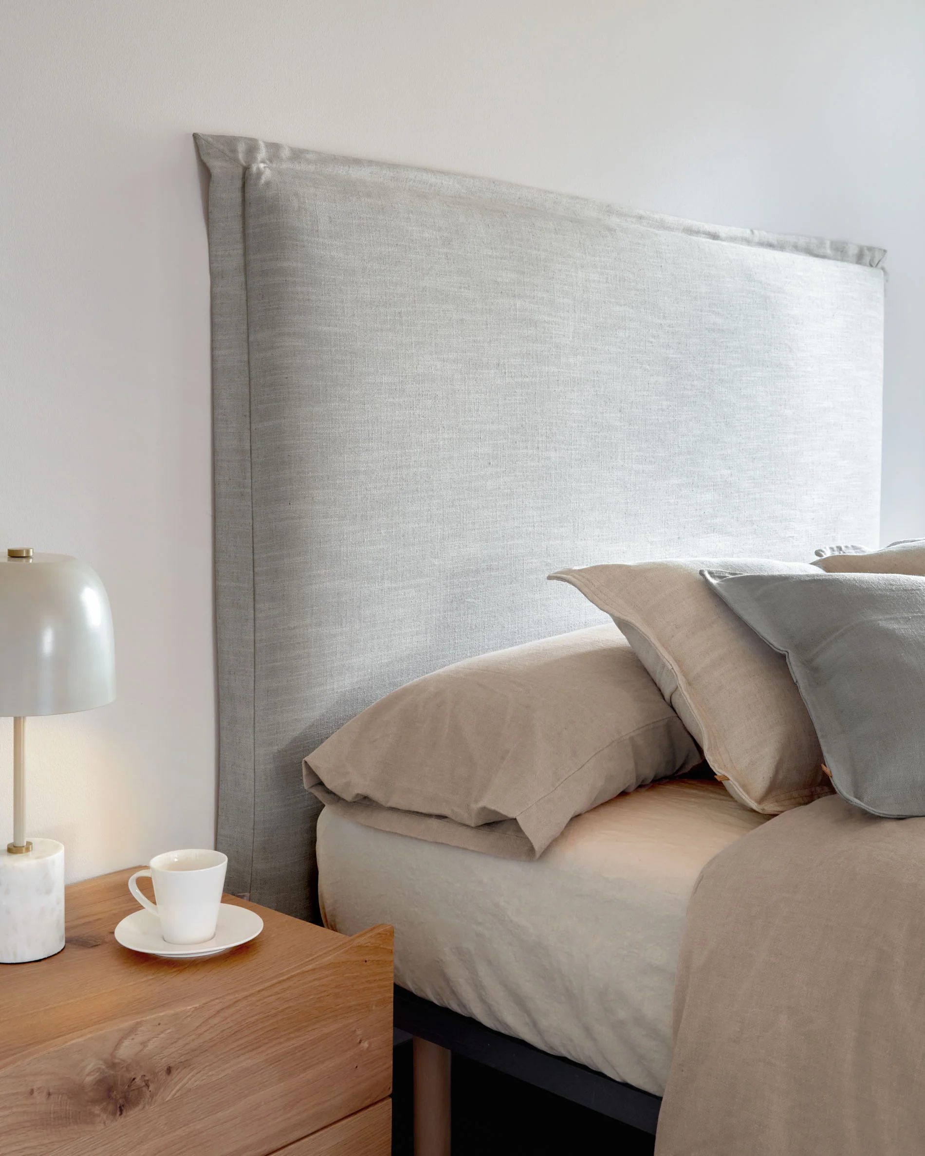 Tanit headboard with removable grey linen cover for a bed up to 160 cm - Image 4