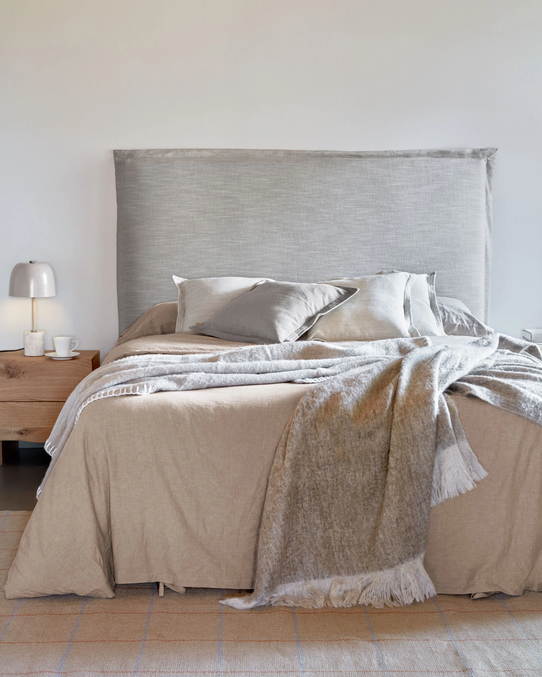 Tanit headboard with removable grey linen cover for a bed up to 160 cm - Image 6