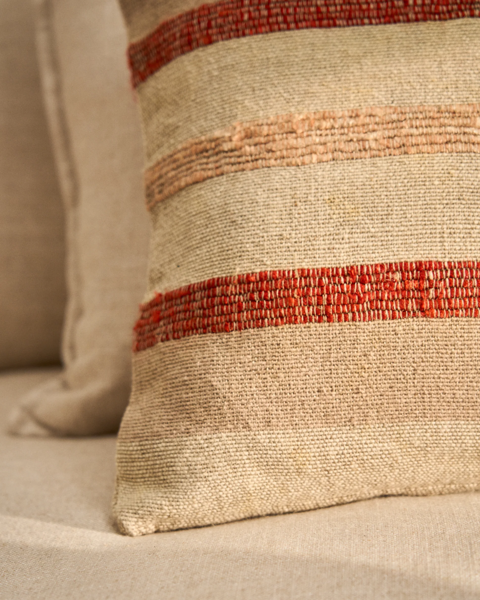 Taraia terracotta and beige cotton and viscose cushion cover 40 x 60cm - Image 4