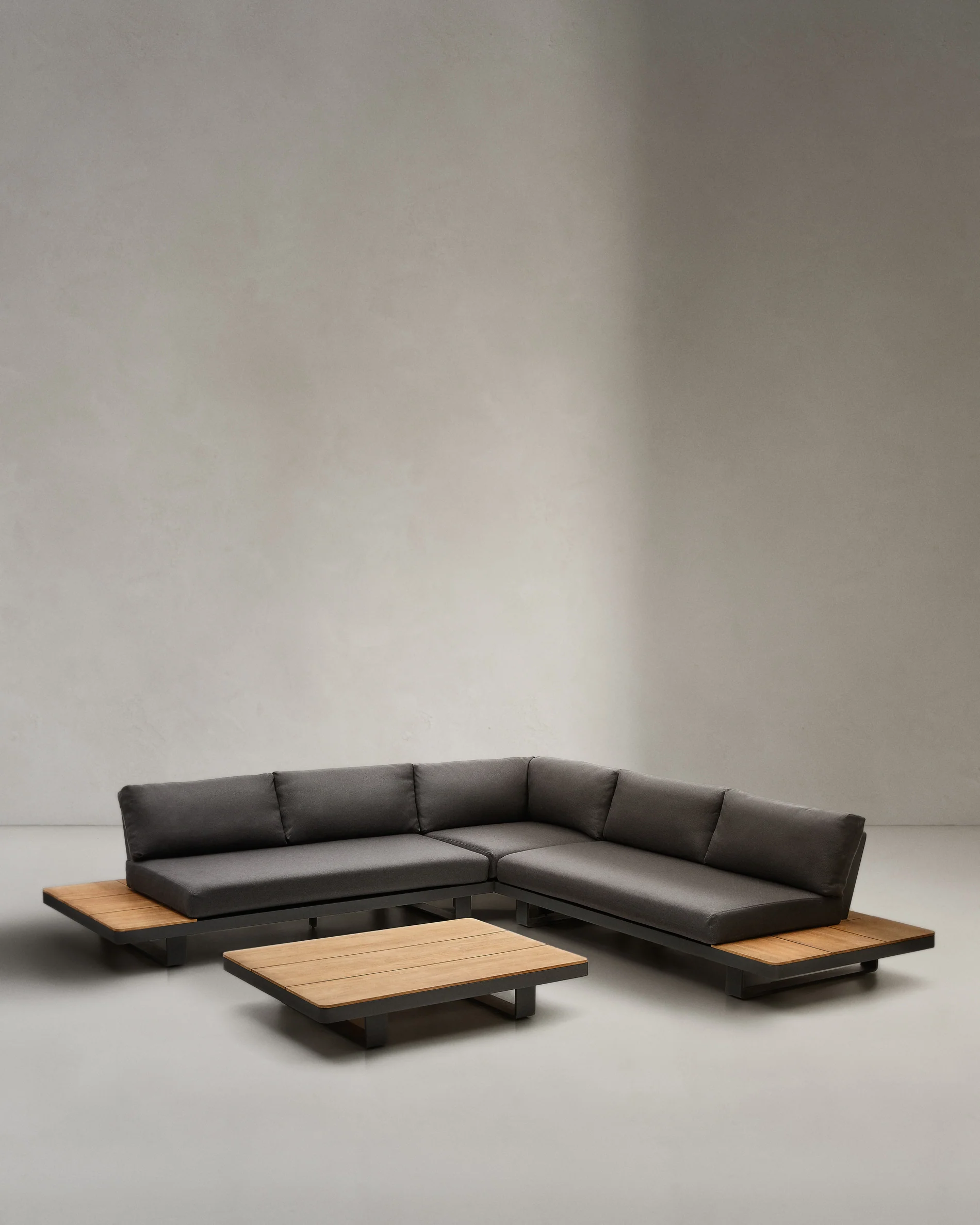 Tosqueta 5-seater corner sofa and table set made from aluminium and solid teak wood FSC 100% - Image 6