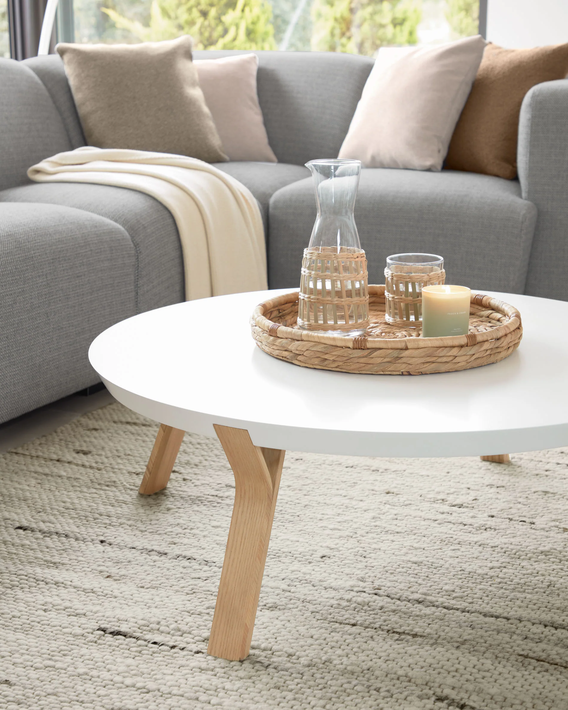 White and ash Dilos coffee table Ø 90 cm - Image 4
